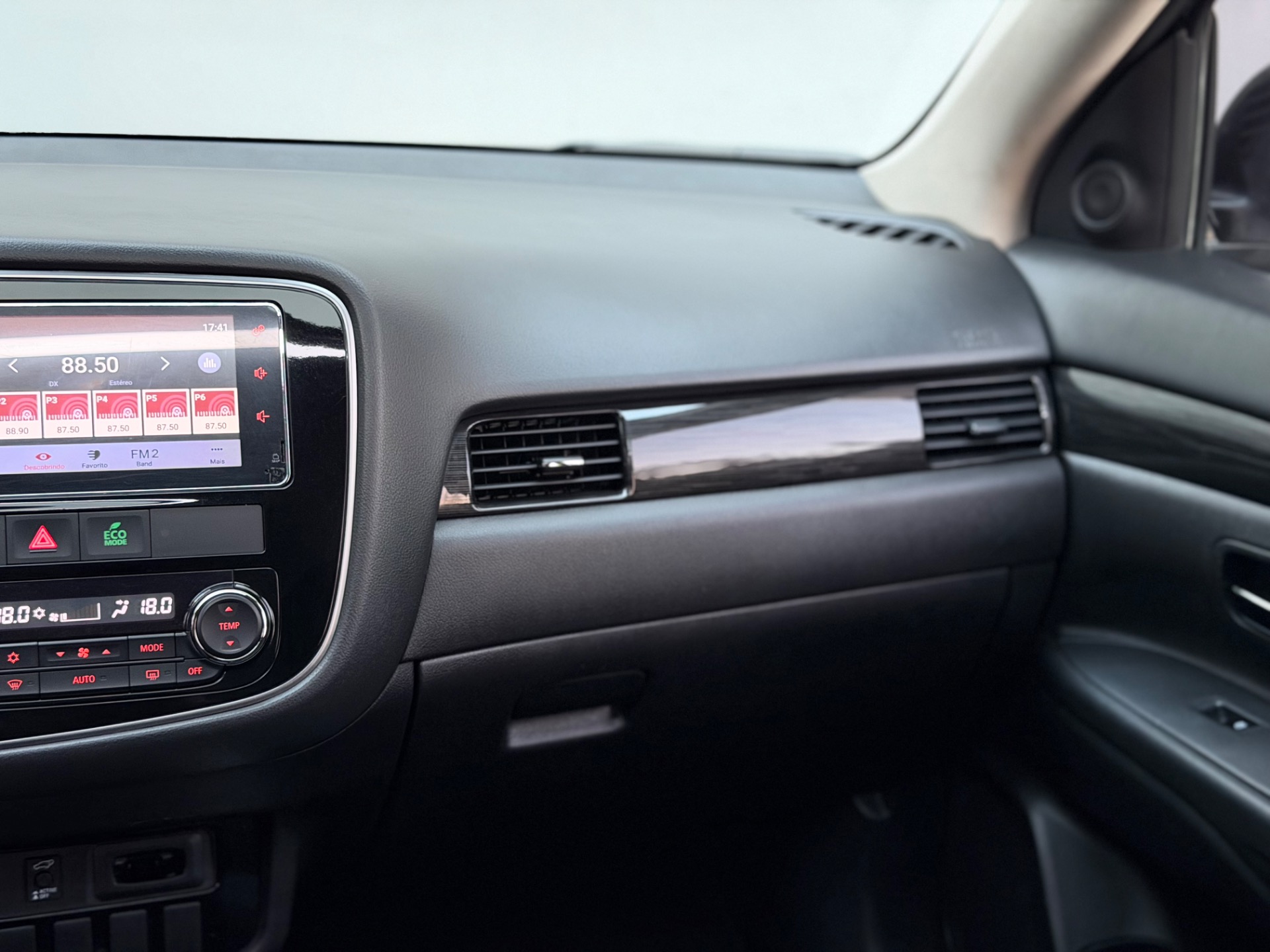 Mitsubishi Outlander 2.2 165cv Diesel Aut. - foto 7