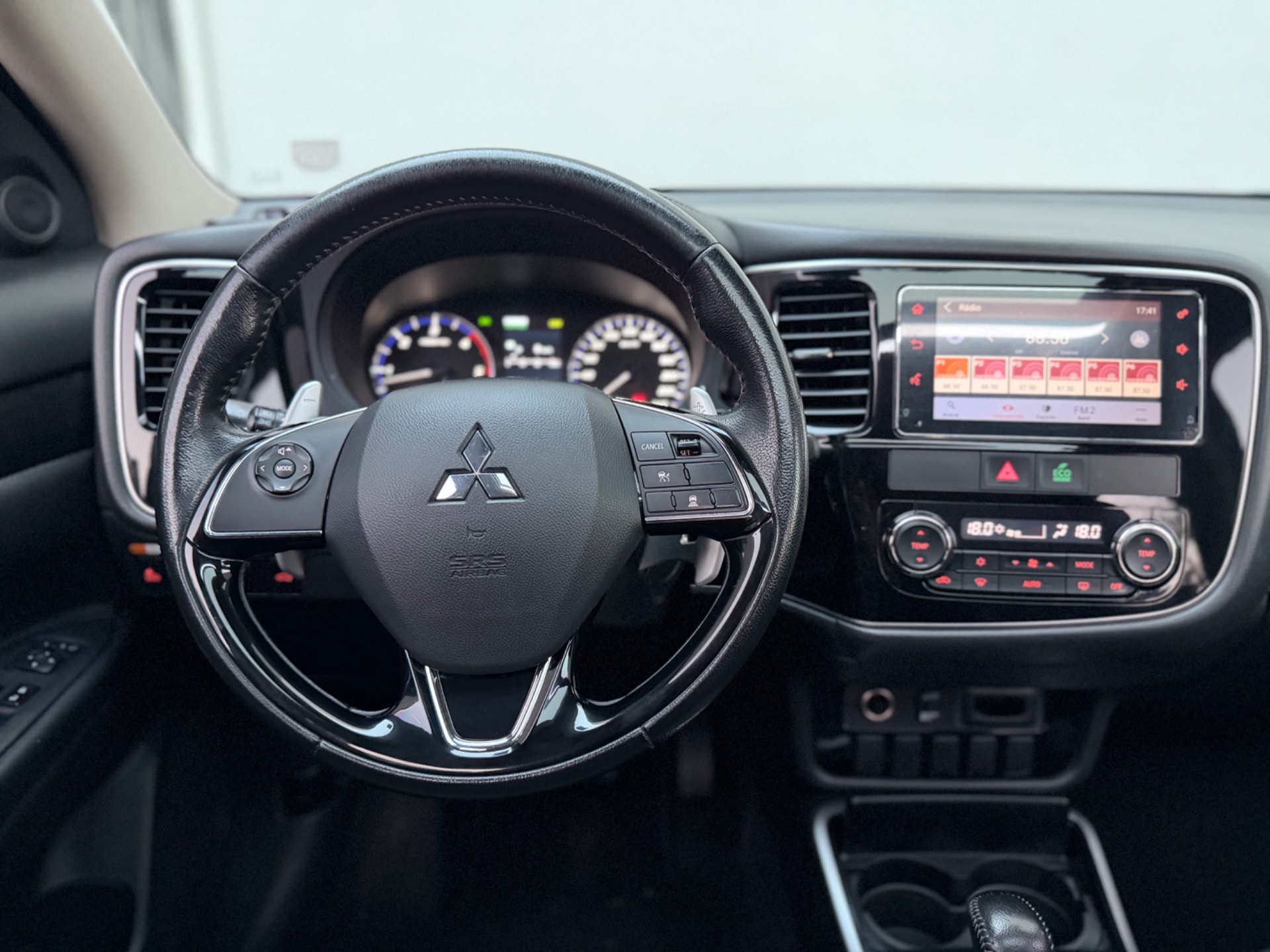 Mitsubishi Outlander 2.2 165cv Diesel Aut. - foto 9