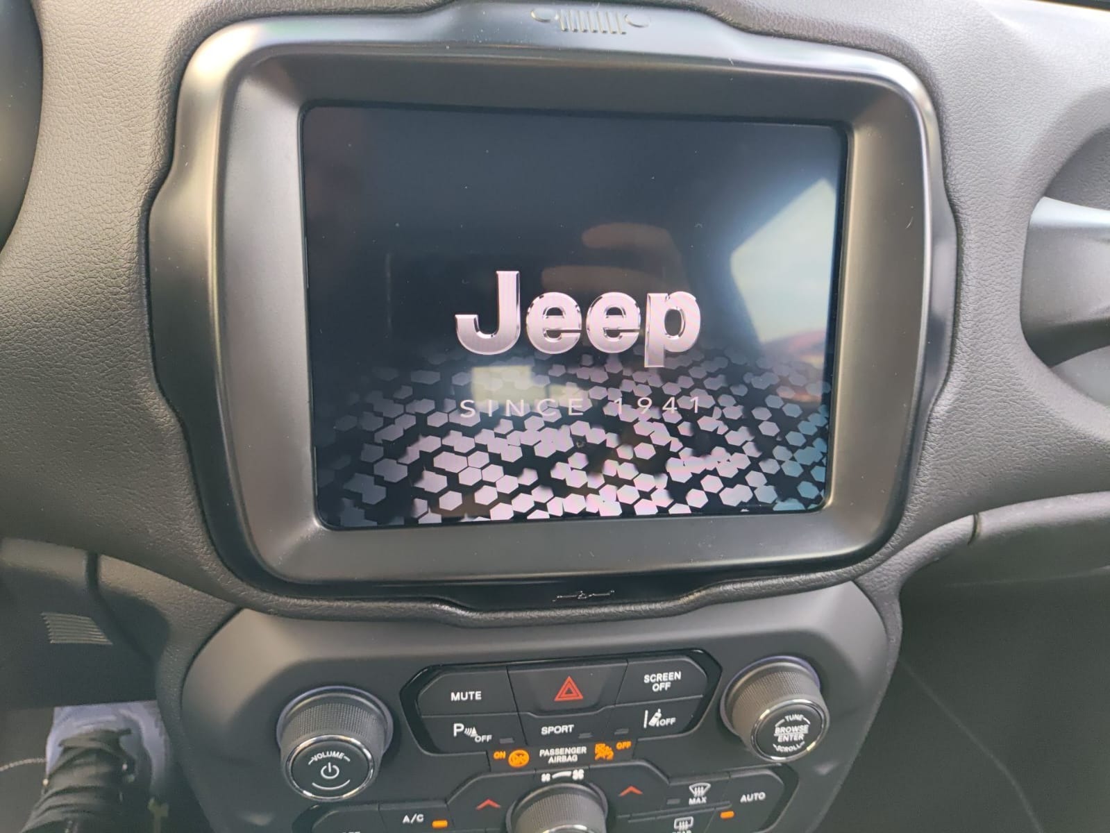 Jeep Renegade Sahara T270 1.3 Tb 4X2 Flex Automático - foto 9