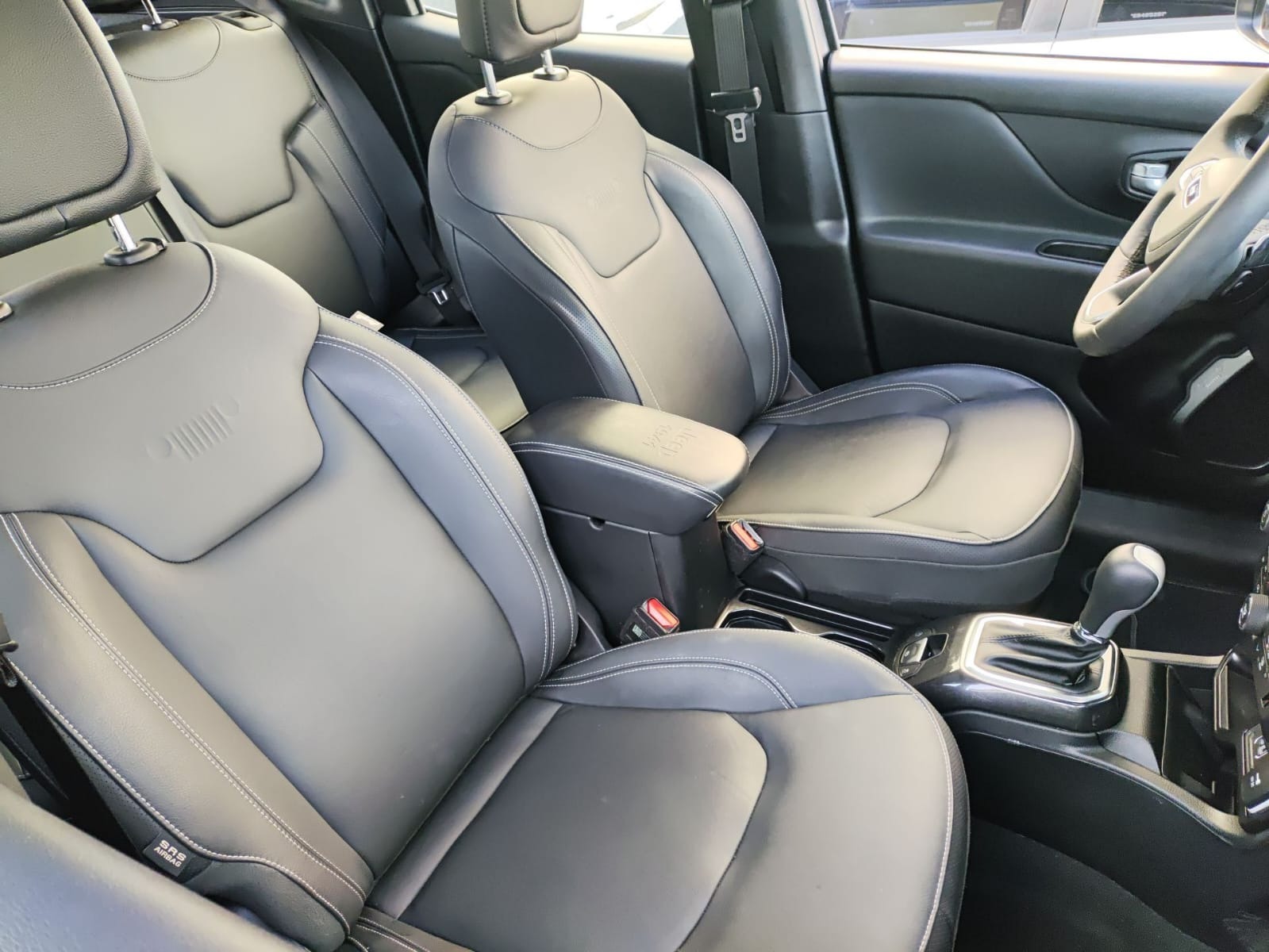 Jeep Renegade Sahara T270 1.3 Tb 4X2 Flex Automático - foto 14
