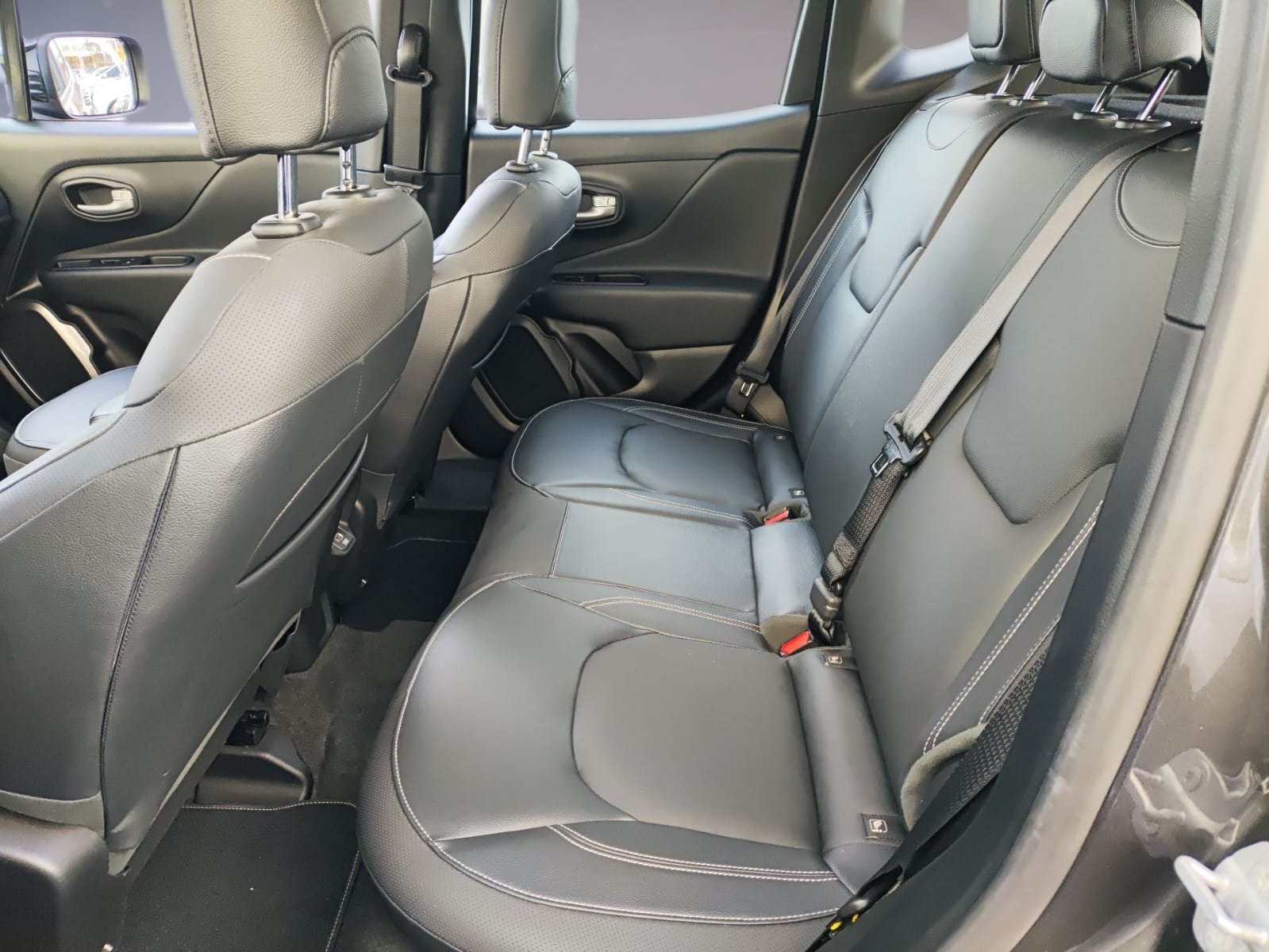 Jeep Renegade Sahara T270 1.3 Tb 4X2 Flex Automático - foto 11