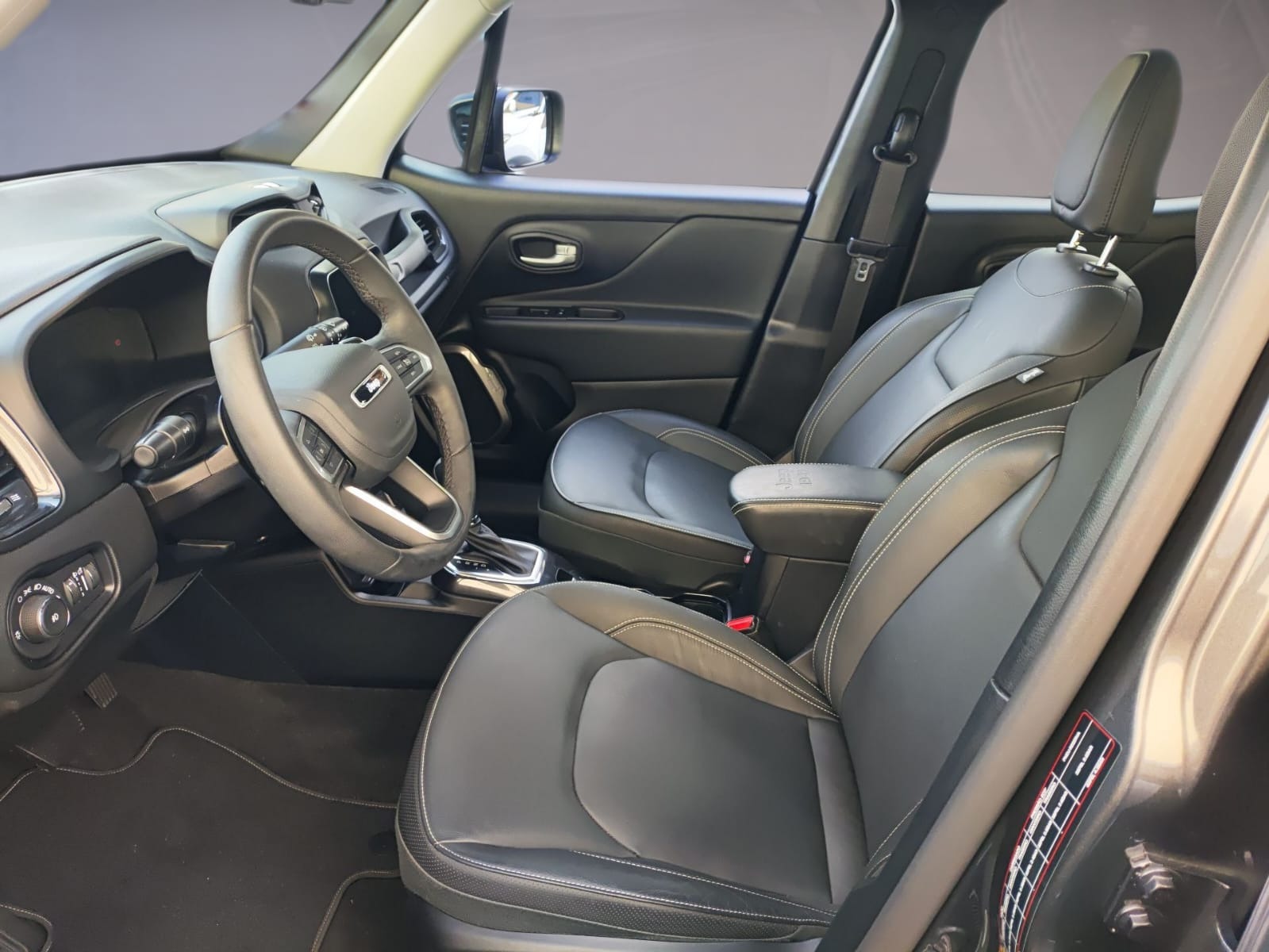 Jeep Renegade Sahara T270 1.3 Tb 4X2 Flex Automático - foto 7