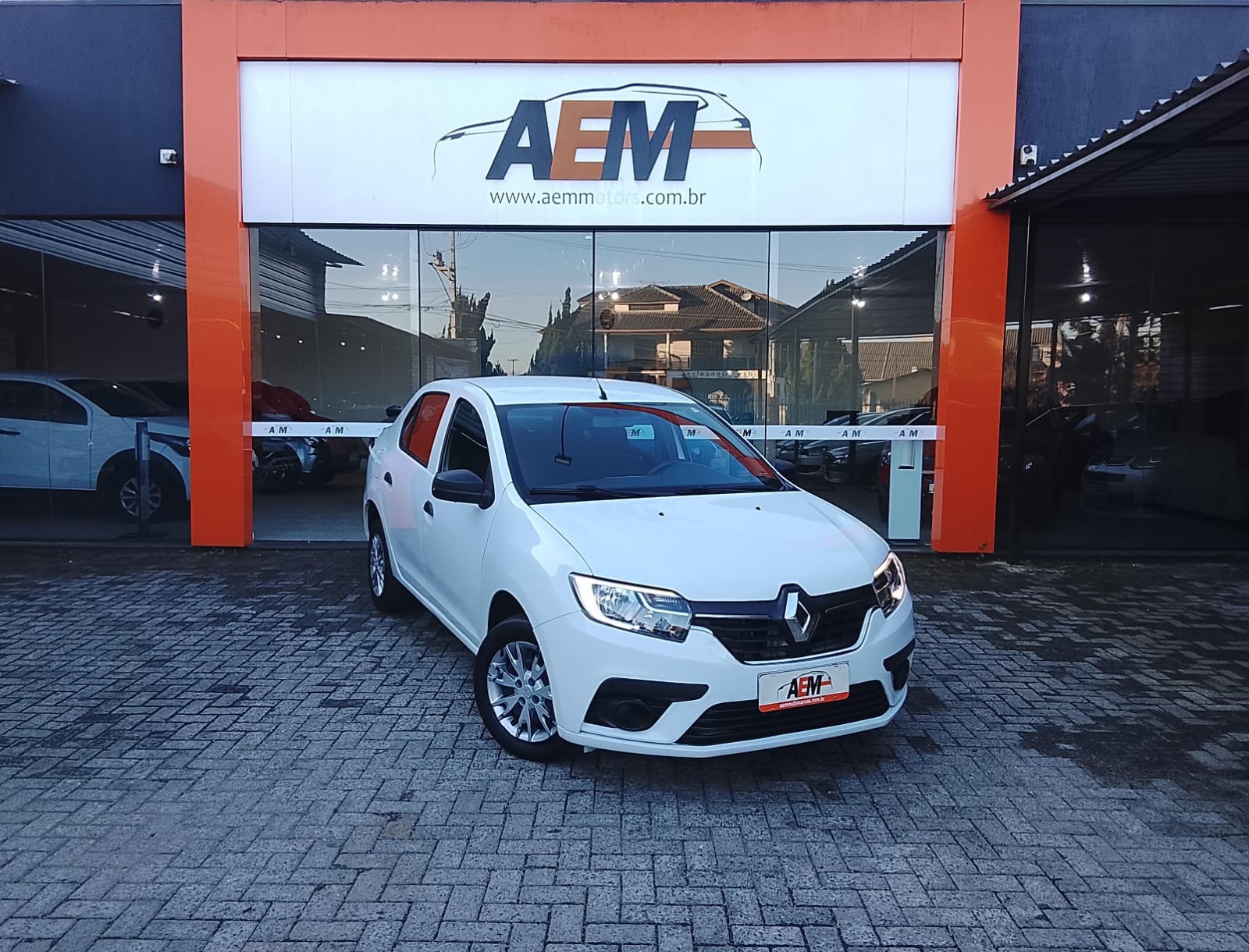 Renault Logan Life Flex 1.0 12V 4P Mec. - foto 3