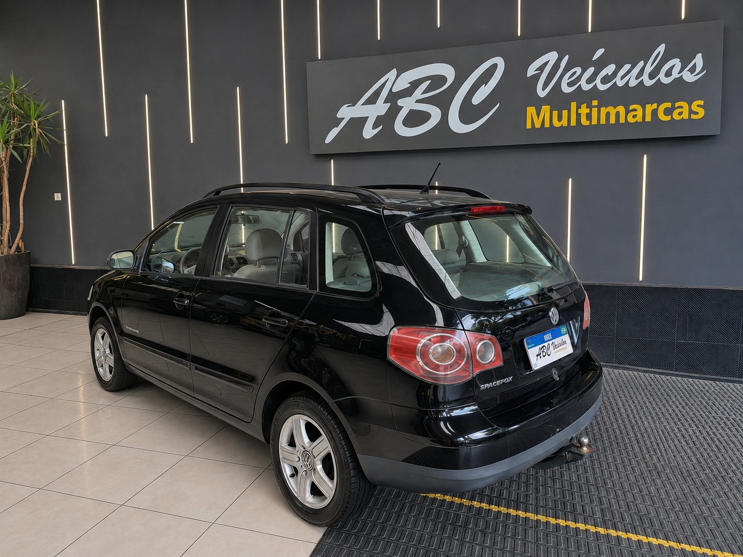 Volkswagen SpaceFox Comfortline 1.6 Mi T.flex 8V 5P - foto 2