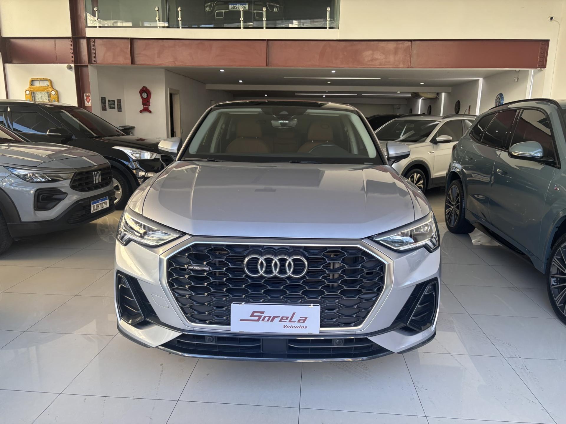 Audi Q3 2023 à venda