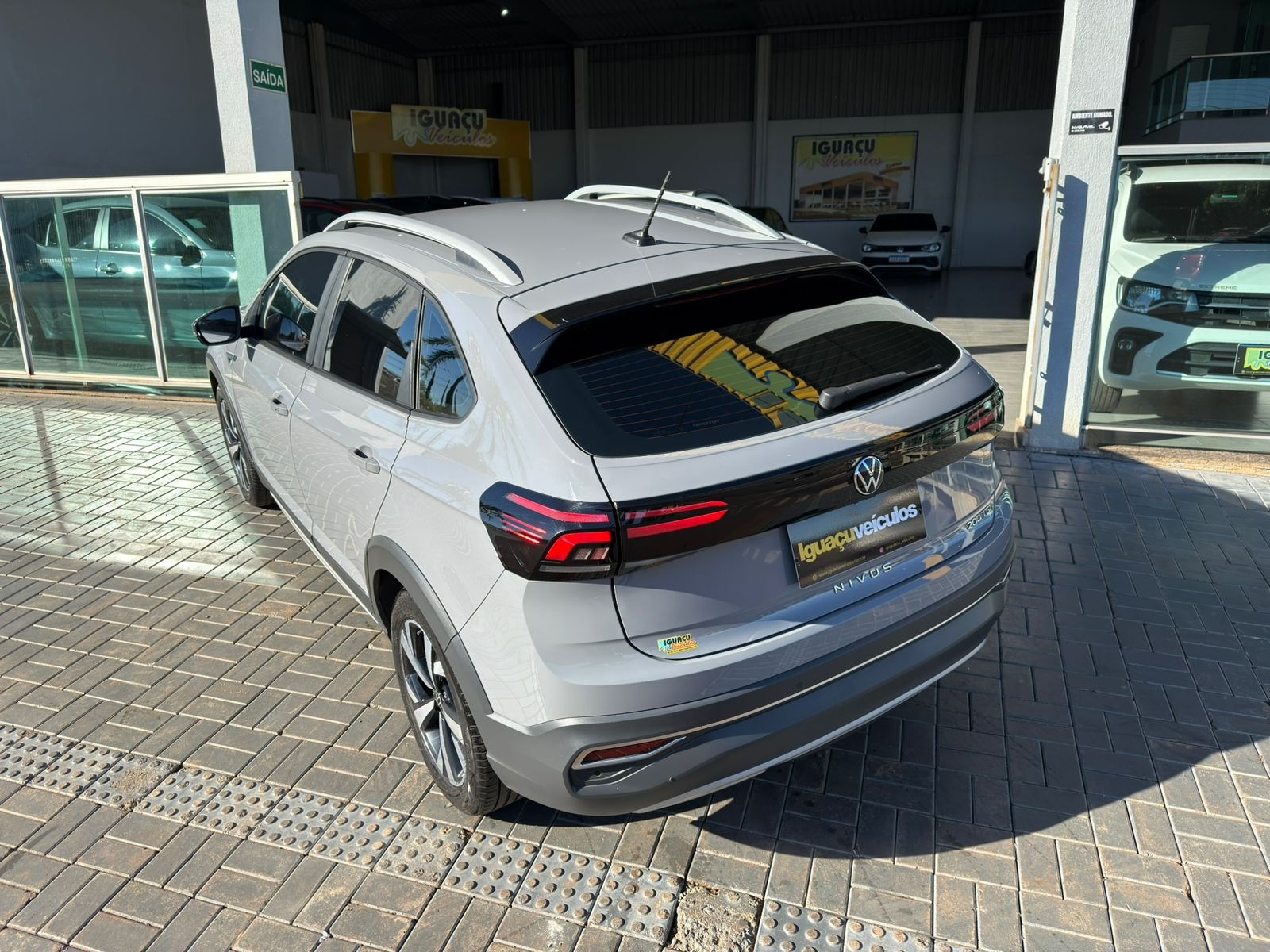 Volkswagen Nivus Highline 1.0 200 TSI Flex Aut. - foto 8