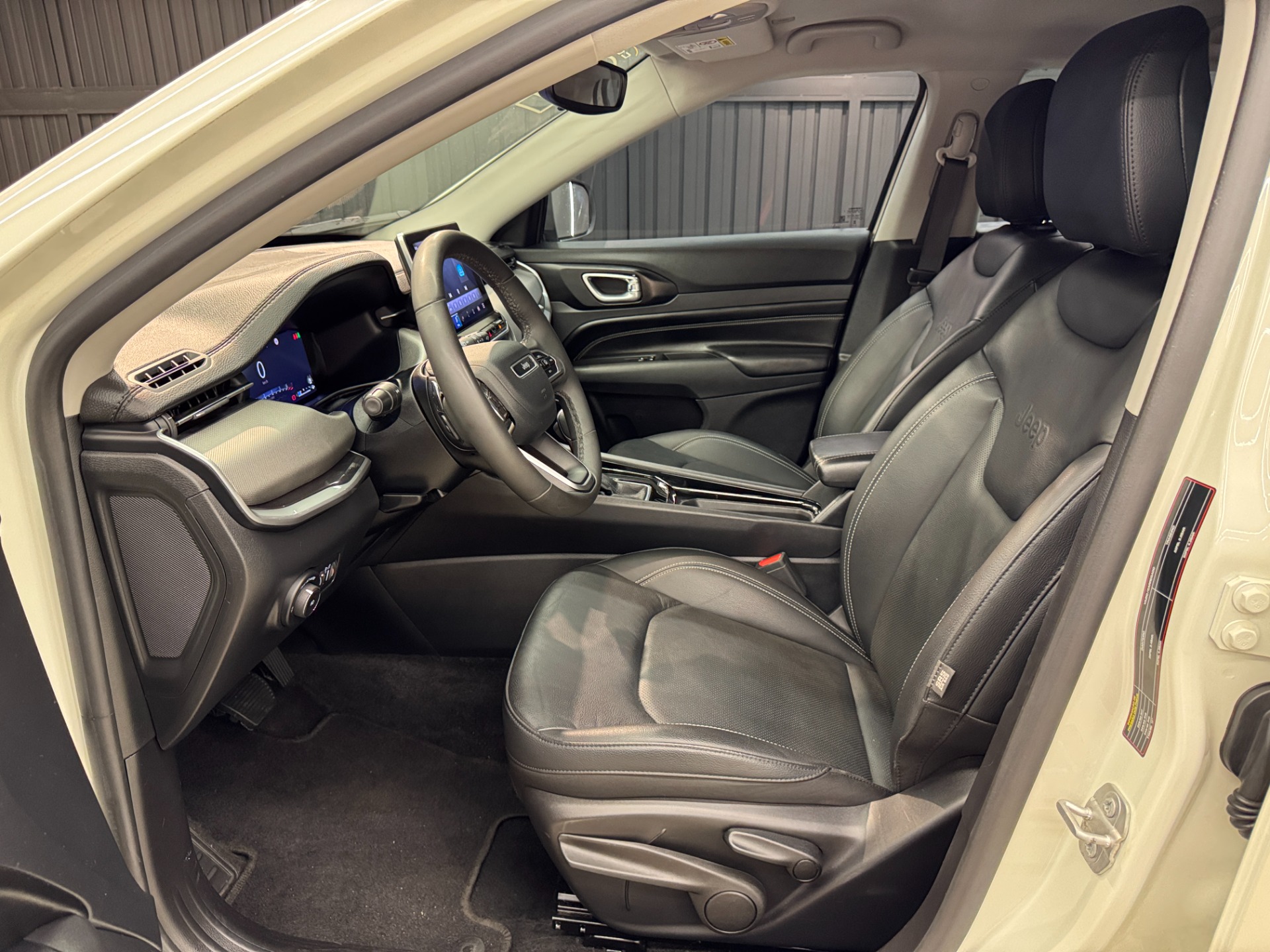 Jeep Compass Long. T270 1.3 Tb 4X2 Flex Aut. - foto 15