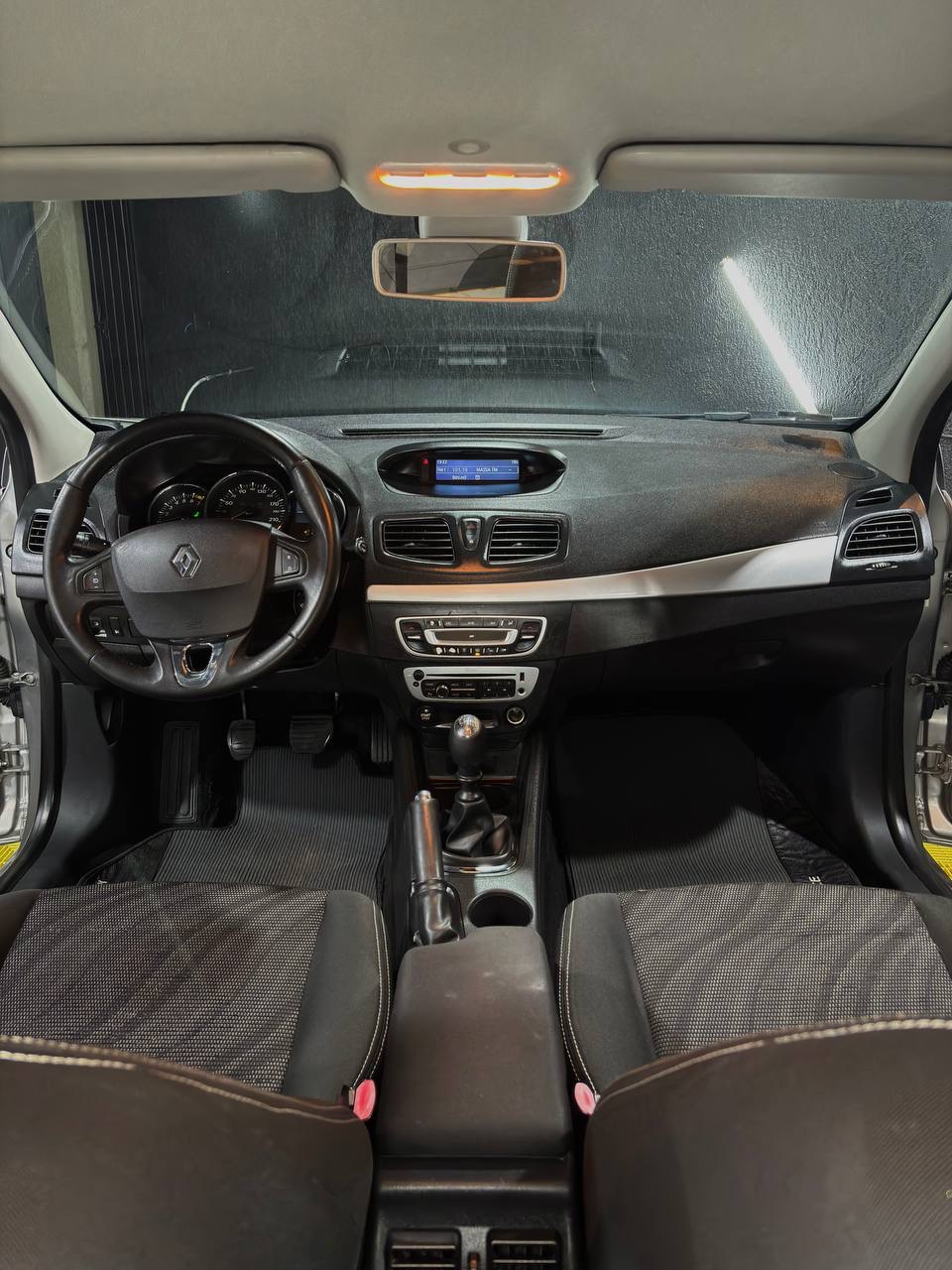 Renault FLUENCE Sed. Dynamique 2.0 16V Flex Mec. - foto 2