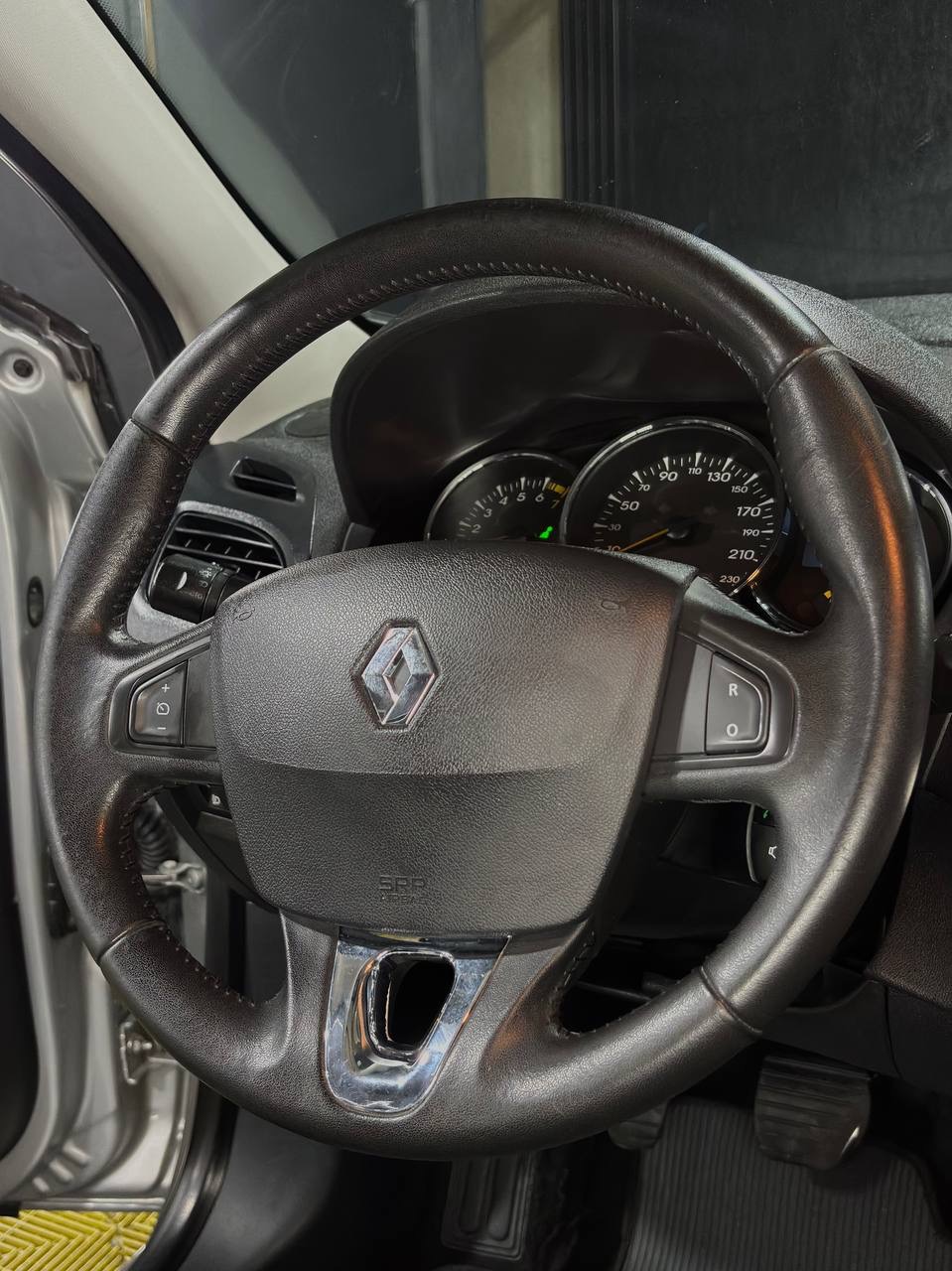 Renault FLUENCE Sed. Dynamique 2.0 16V Flex Mec. - foto 5