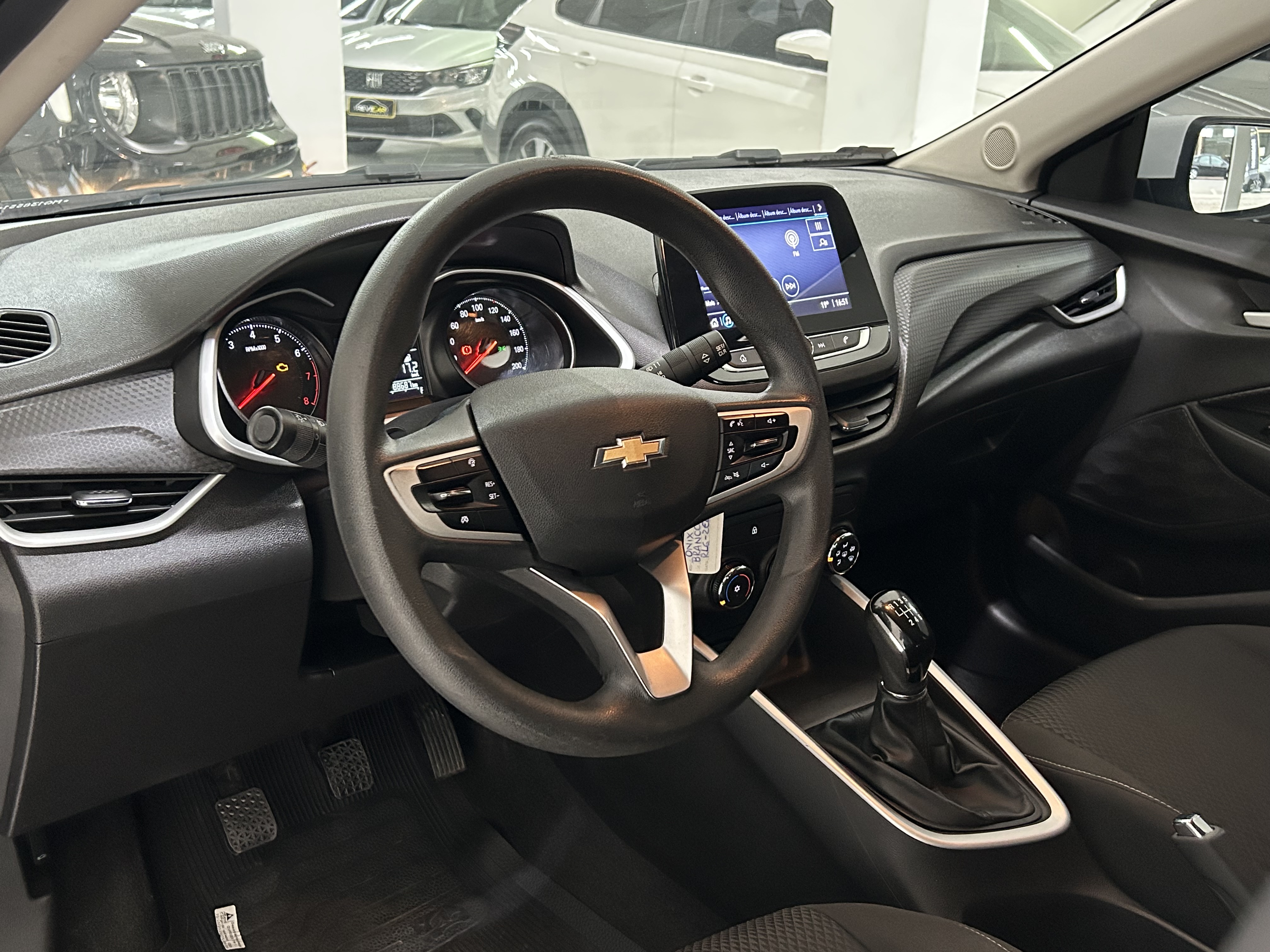Chevrolet Onix Hatch LT 1.0 12V Flex 5P Mec. - foto 11