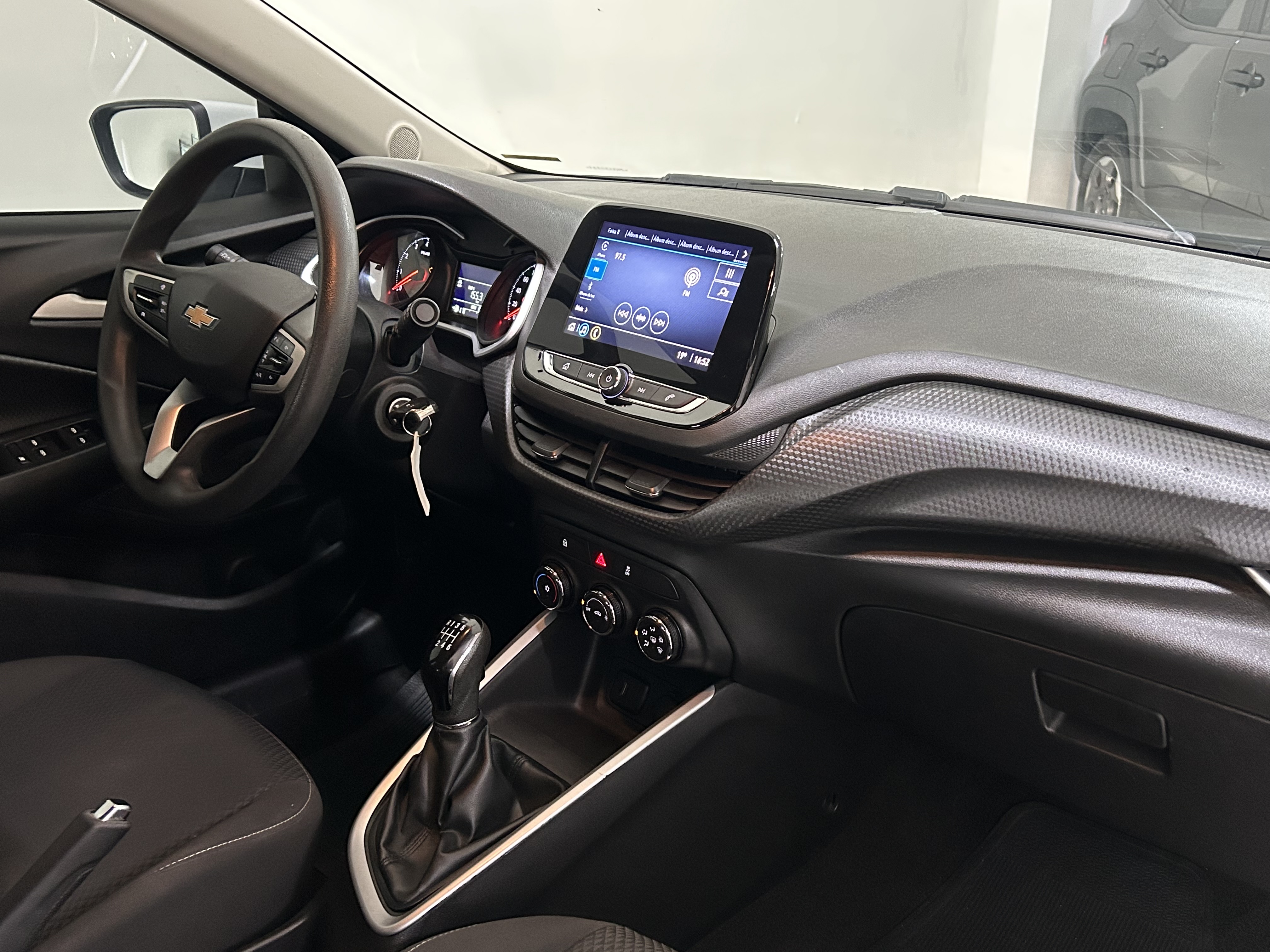 Chevrolet Onix Hatch LT 1.0 12V Flex 5P Mec. - foto 10