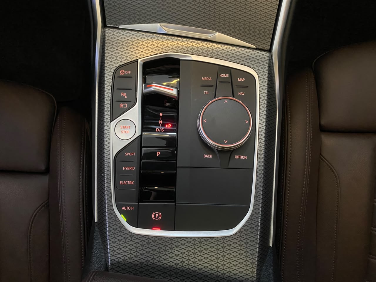 BMW 330e M Sport 2.0 Turbo Aut. (híbrido) - foto 19