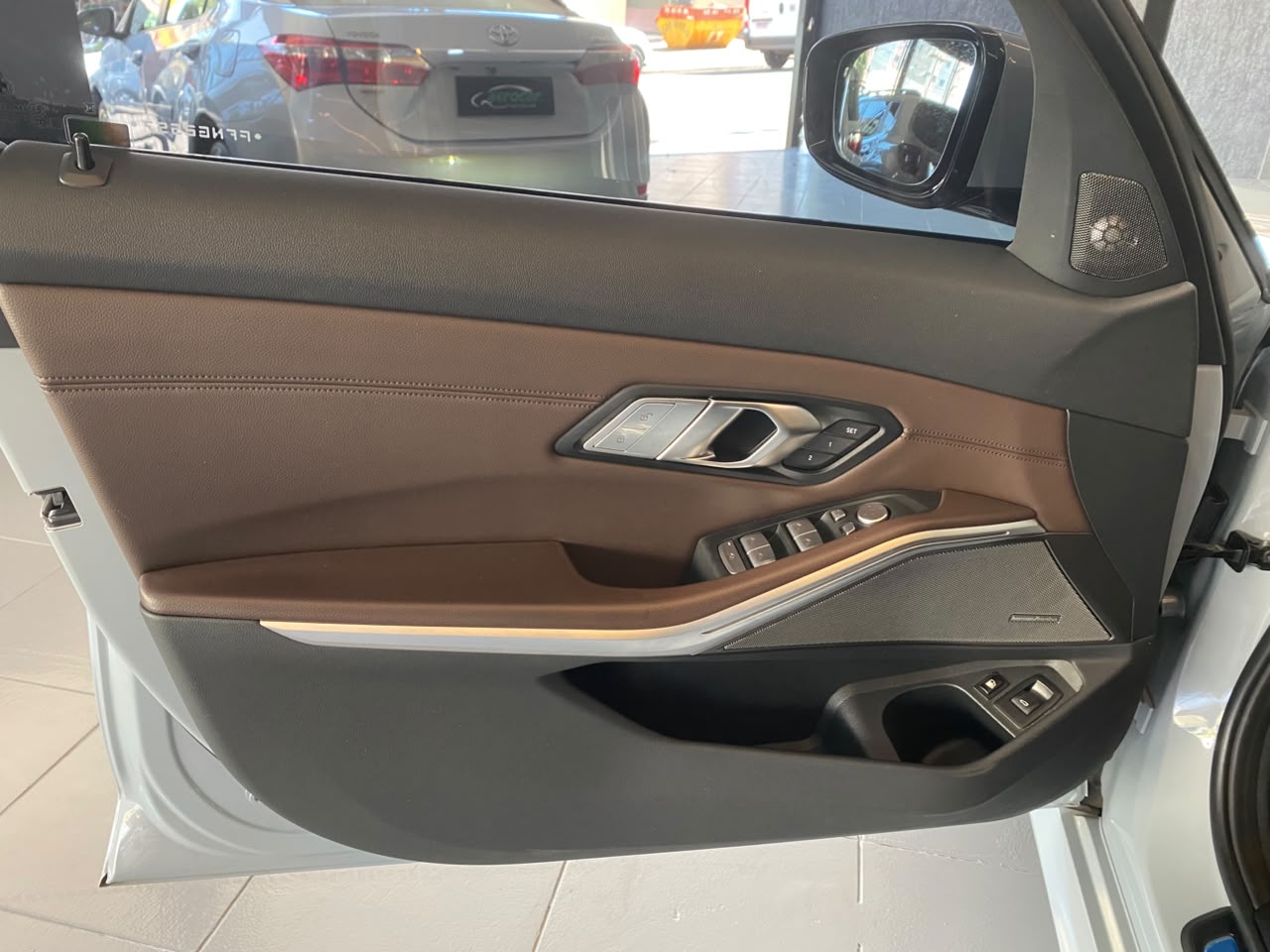 BMW 330e M Sport 2.0 Turbo Aut. (híbrido) - foto 15