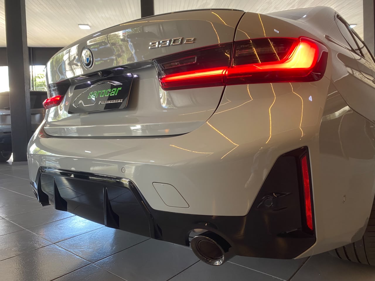 BMW 330e M Sport 2.0 Turbo Aut. (híbrido) - foto 9