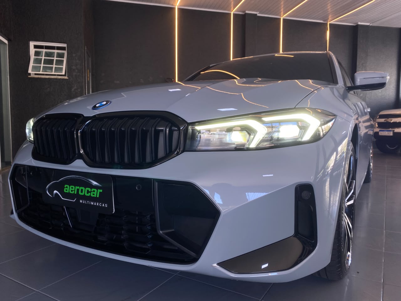 BMW 330e M Sport 2.0 Turbo Aut. (híbrido) - foto 8