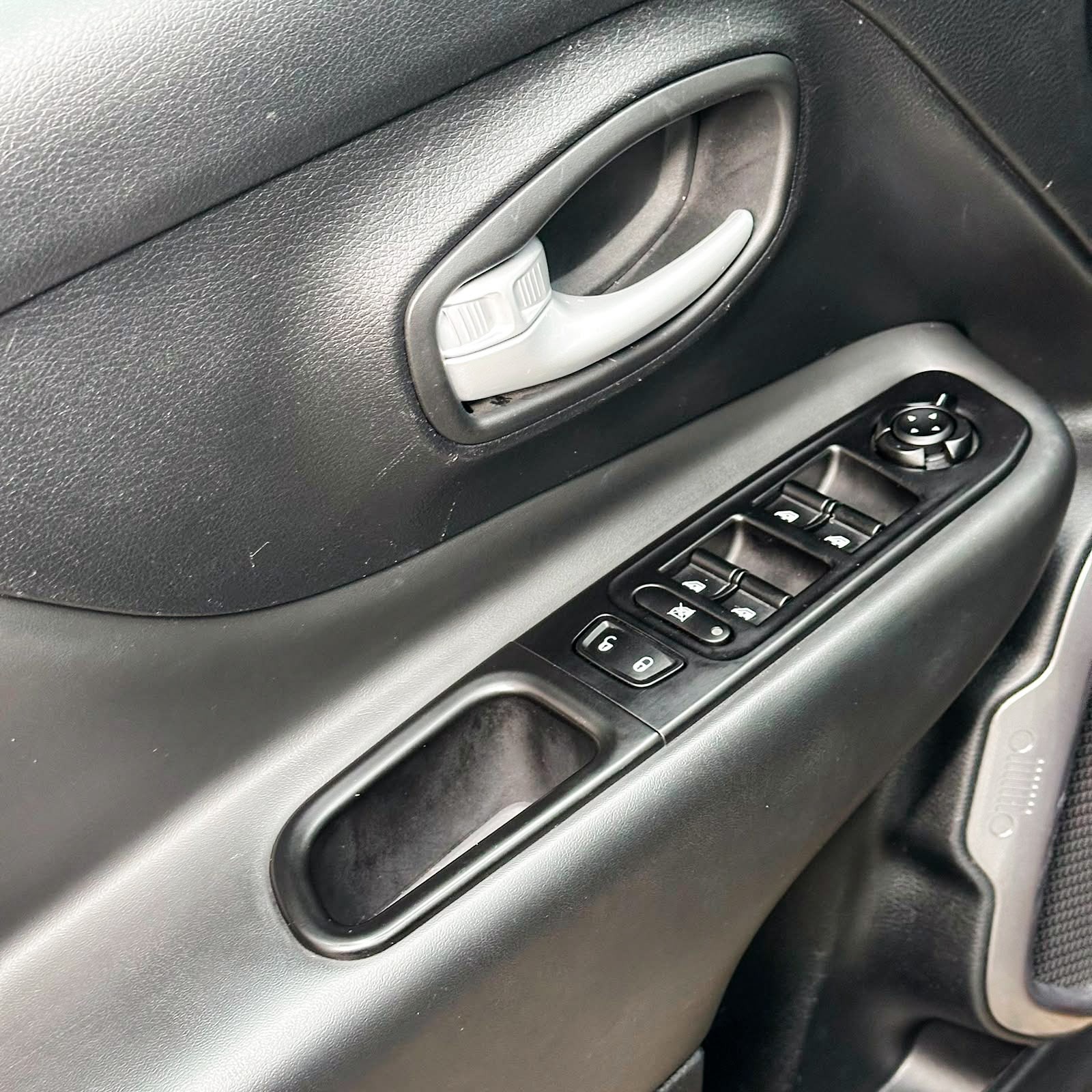Jeep Renegade Long. T270 1.3 Tb 4X2 Flex Aut. - foto 14
