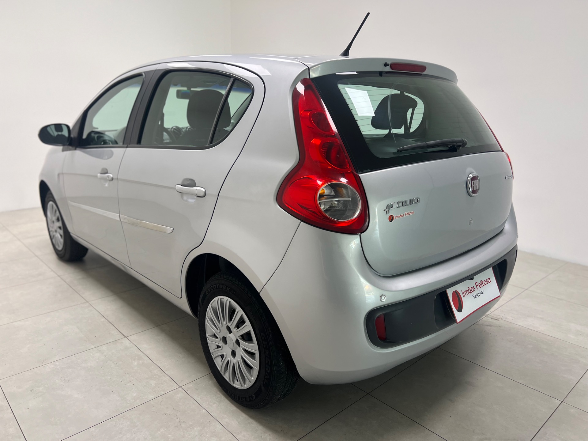 Fiat Palio Attractive 1.0 Evo Fire Flex 8V 5P - foto 4