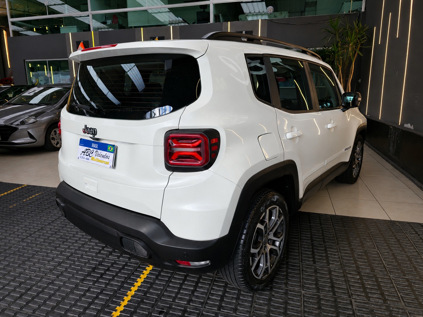Jeep Renegade T270 1.3 Tb 4X2 Flex Aut. - foto 12