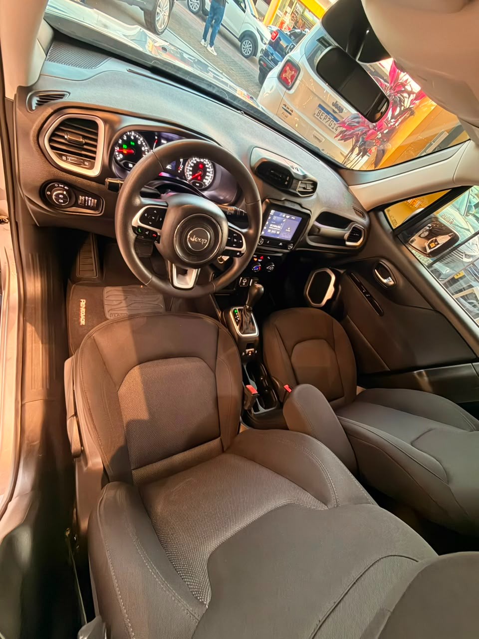 Jeep Renegade Sport 1.8 4X2 Flex 16V Aut. - foto 19