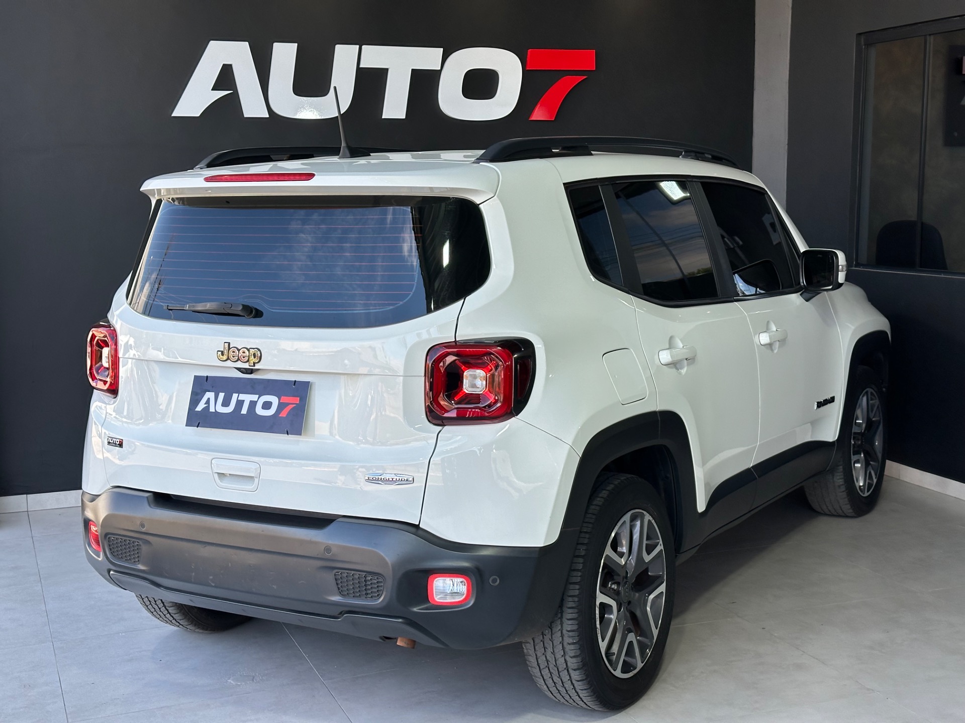 Jeep Renegade Longitude 1.8 4X2 Flex 16V Aut. - foto 8