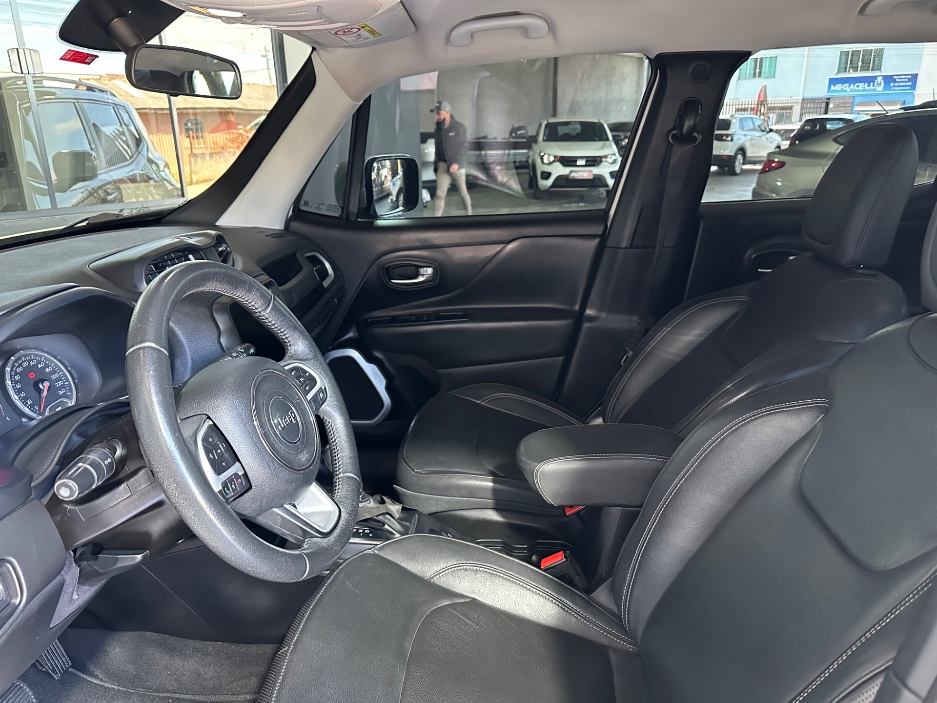 Jeep Renegade Longitude 1.8 4X2 Flex 16V Aut. - foto 15