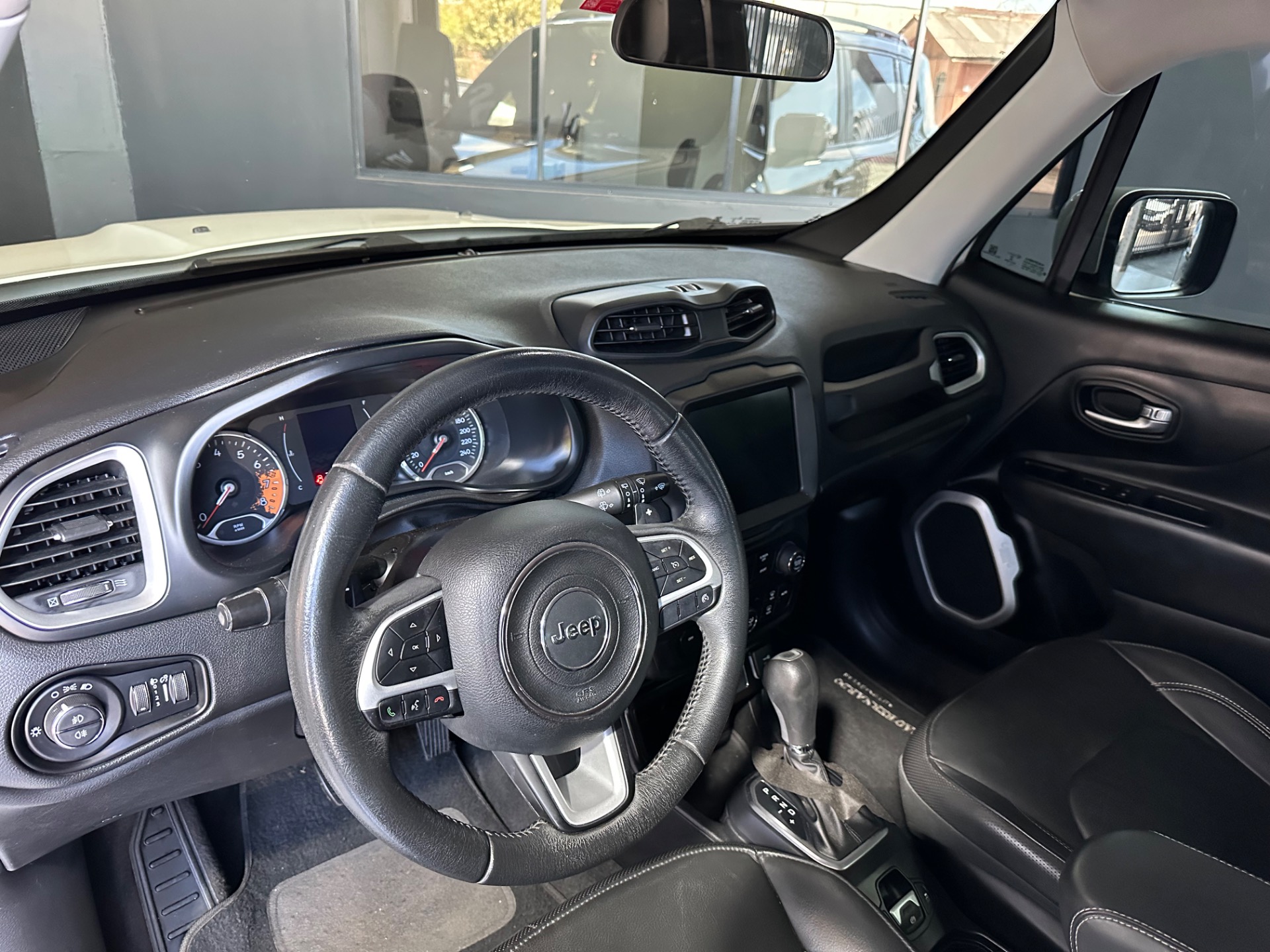 Jeep Renegade Longitude 1.8 4X2 Flex 16V Aut. - foto 12