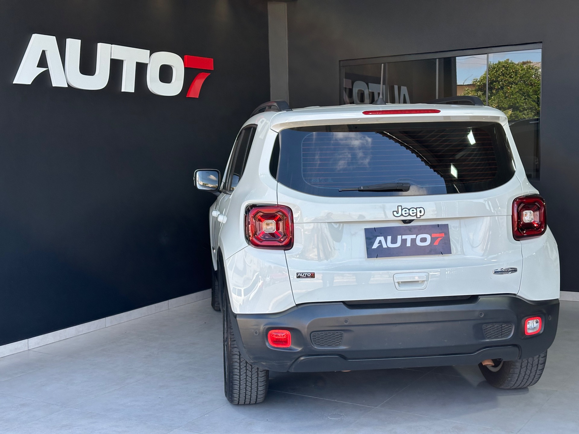Jeep Renegade Longitude 1.8 4X2 Flex 16V Aut. - foto 9