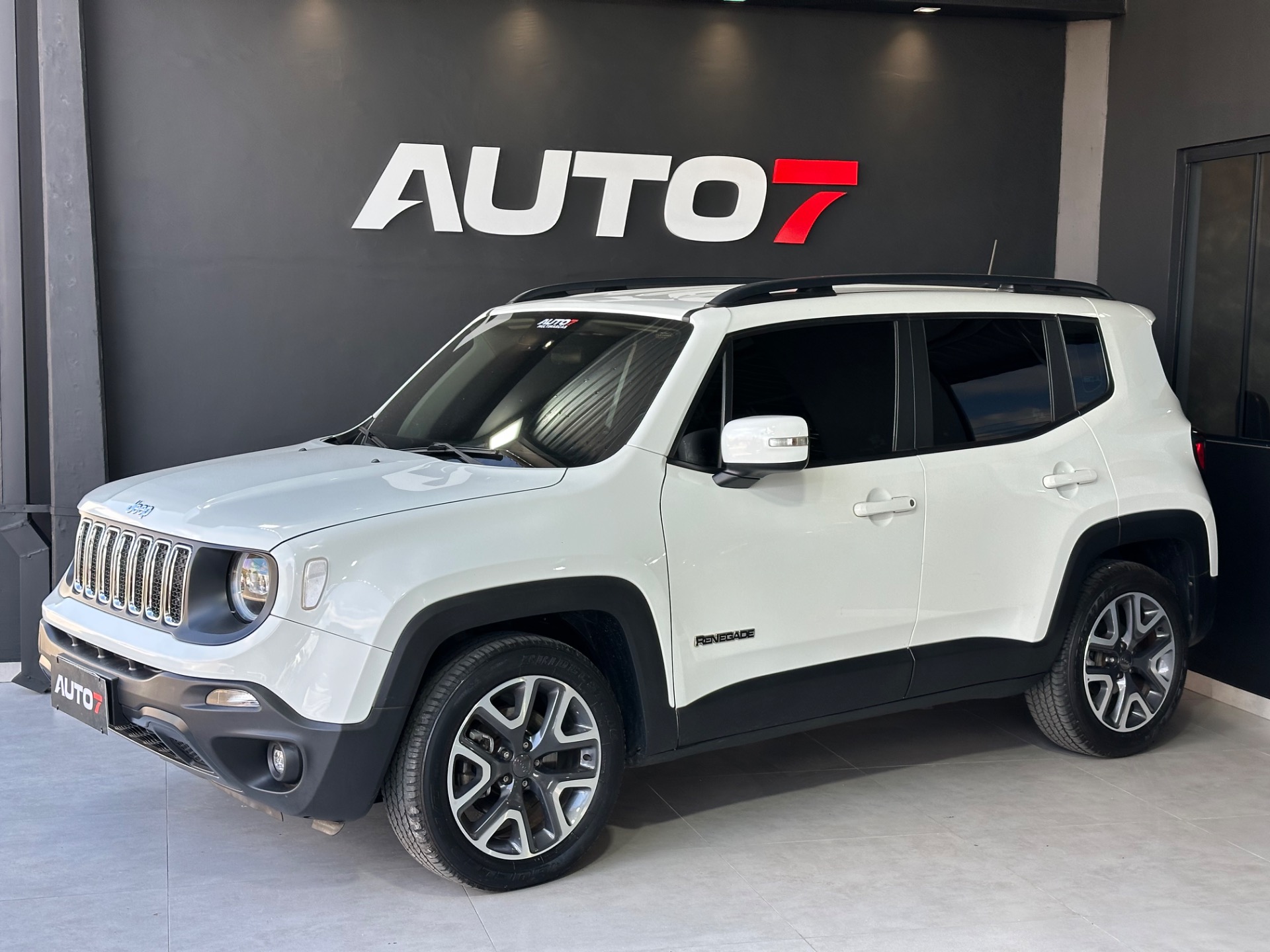 Jeep Renegade Longitude 1.8 4X2 Flex 16V Aut. - foto 2