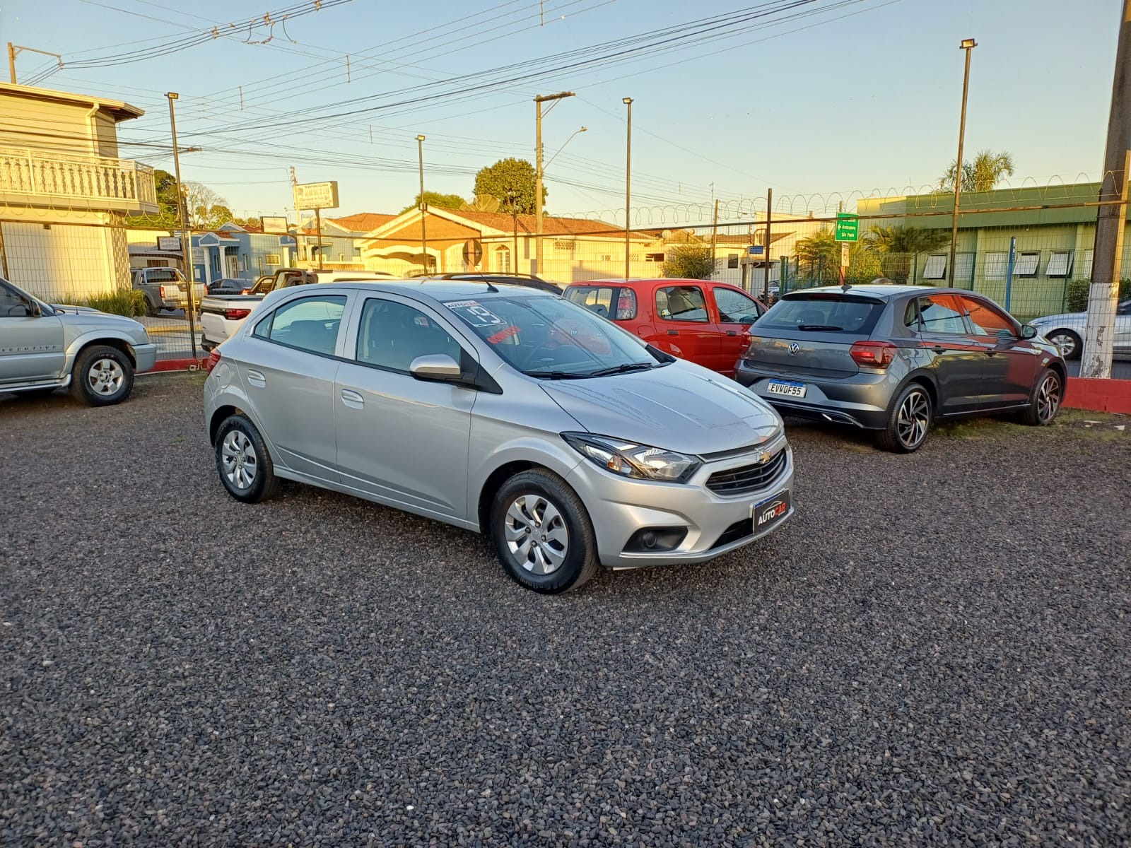 Chevrolet Onix Hatch LT 1.0 8V Flexpower 5P Mec. - foto 3