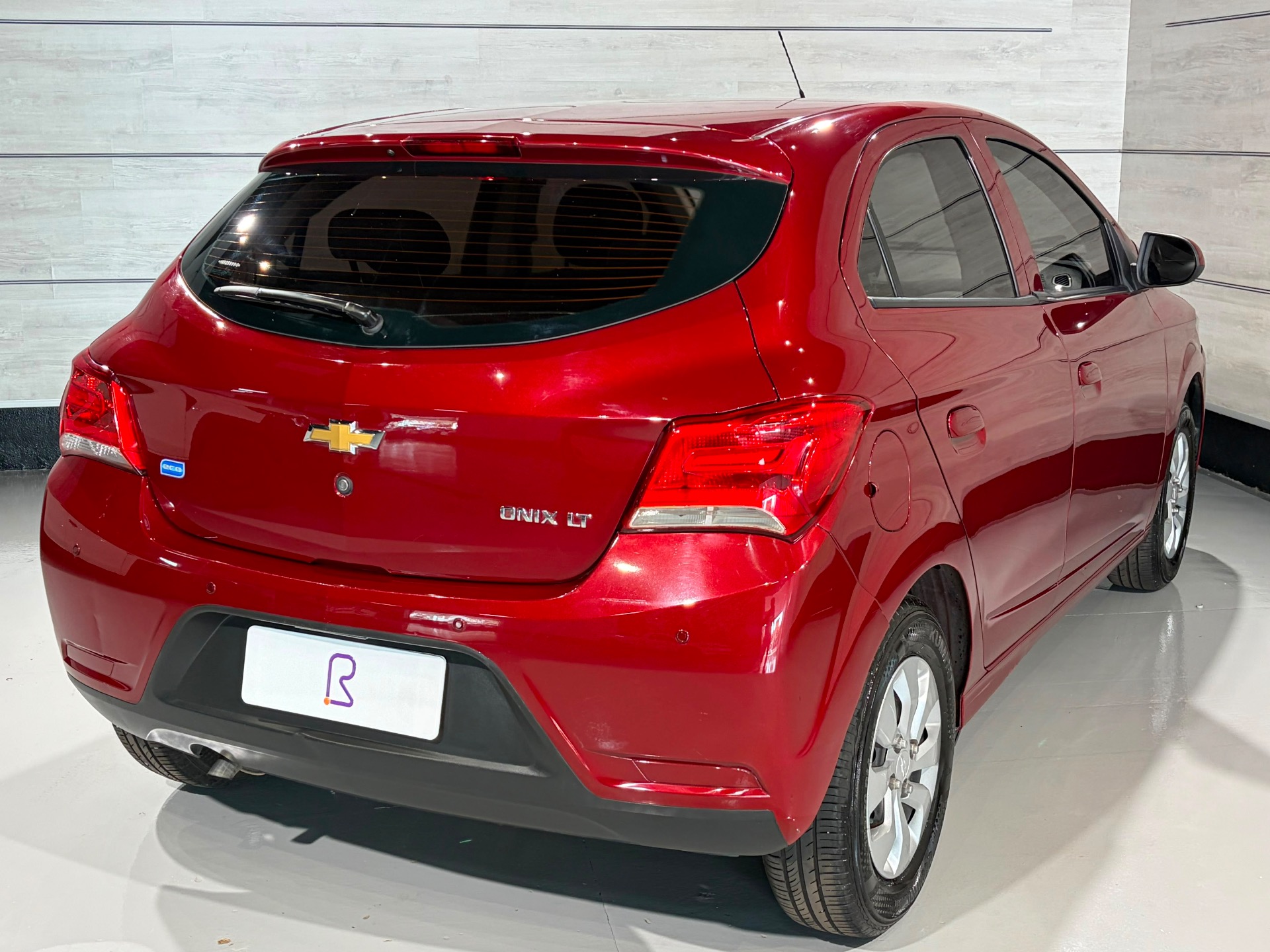Chevrolet Onix Hatch LT 1.0 8V Flexpower 5P Mec. - foto 3