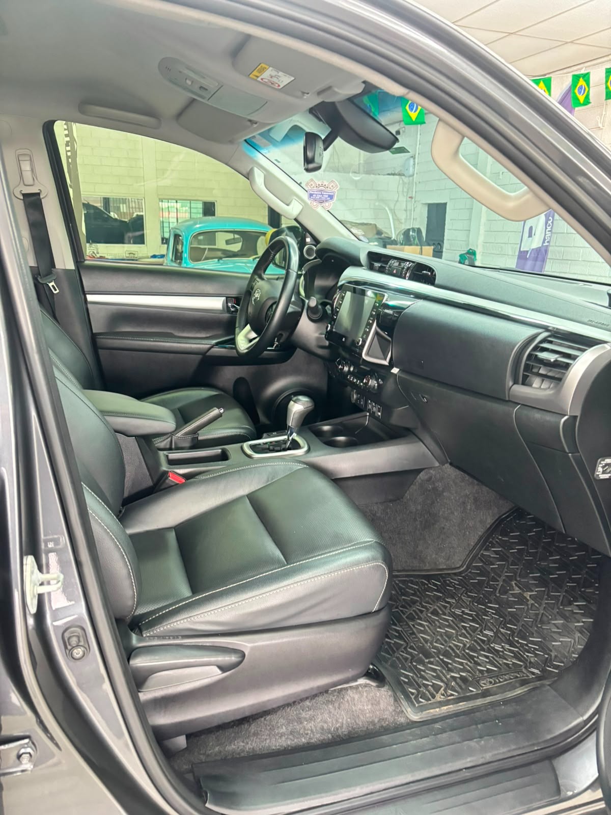 Toyota Hilux Cd Srx 4X4 2.8 TDI 16V Diesel Aut. - foto 14