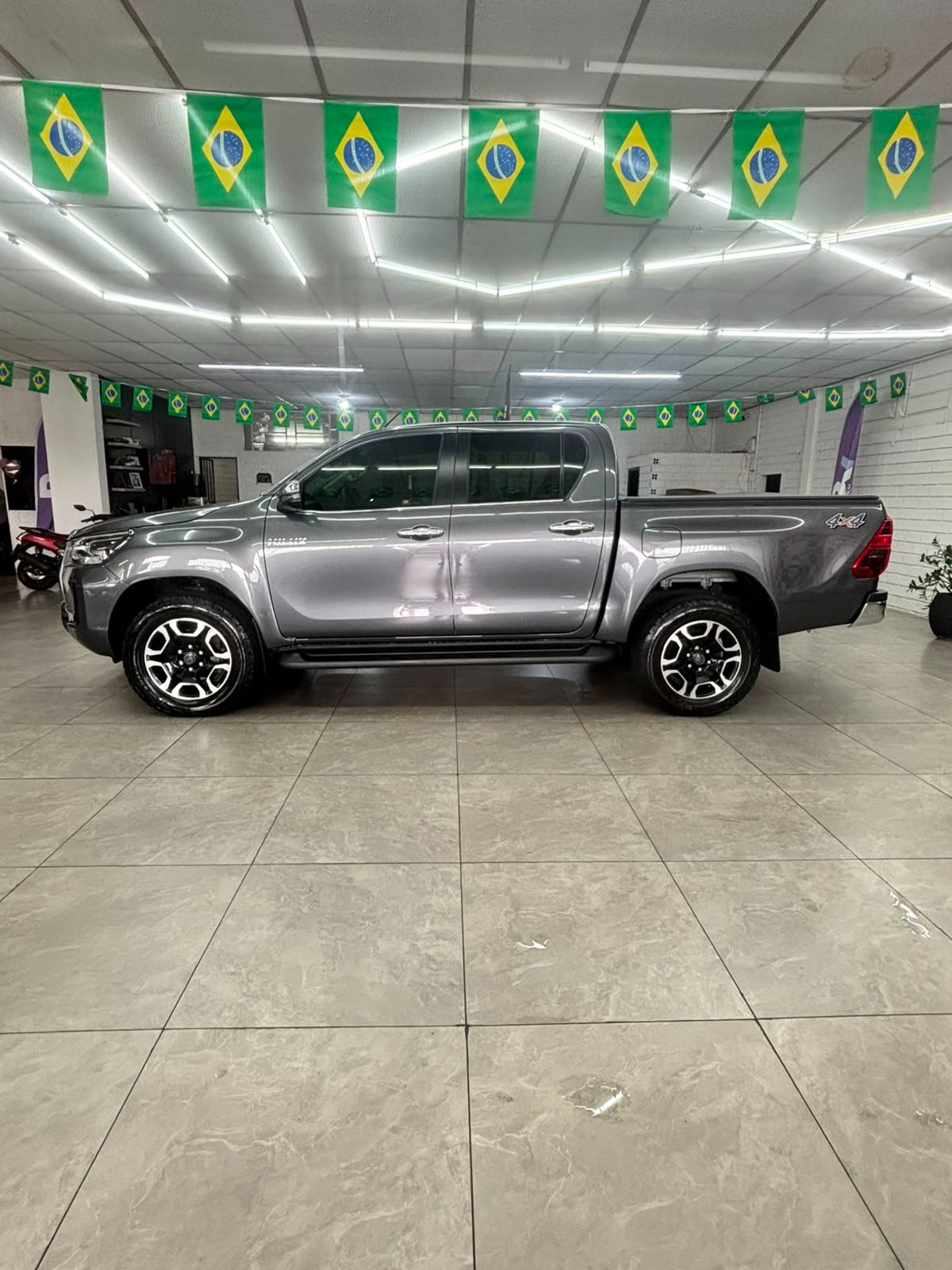 Toyota Hilux Cd Srx 4X4 2.8 TDI 16V Diesel Aut. - foto 8
