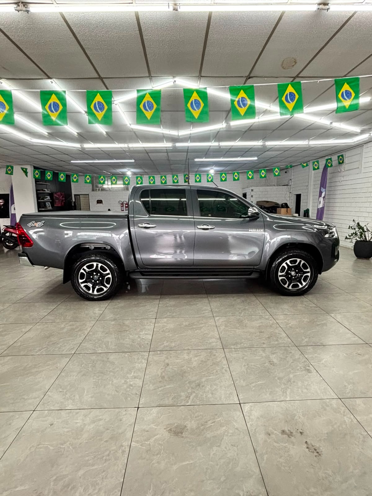 Toyota Hilux Cd Srx 4X4 2.8 TDI 16V Diesel Aut. - foto 7