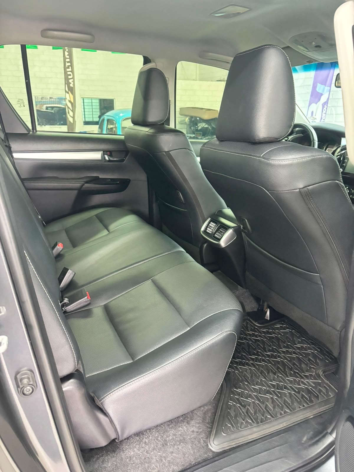 Toyota Hilux Cd Srx 4X4 2.8 TDI 16V Diesel Aut. - foto 13