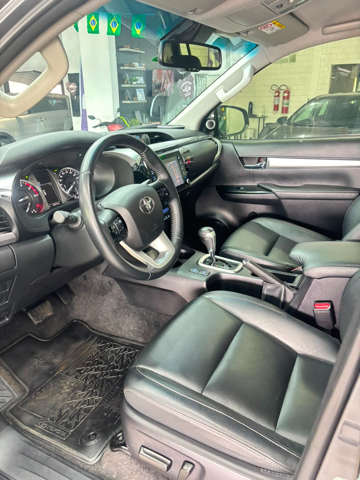 Toyota Hilux Cd Srx 4X4 2.8 TDI 16V Diesel Aut. - foto 11