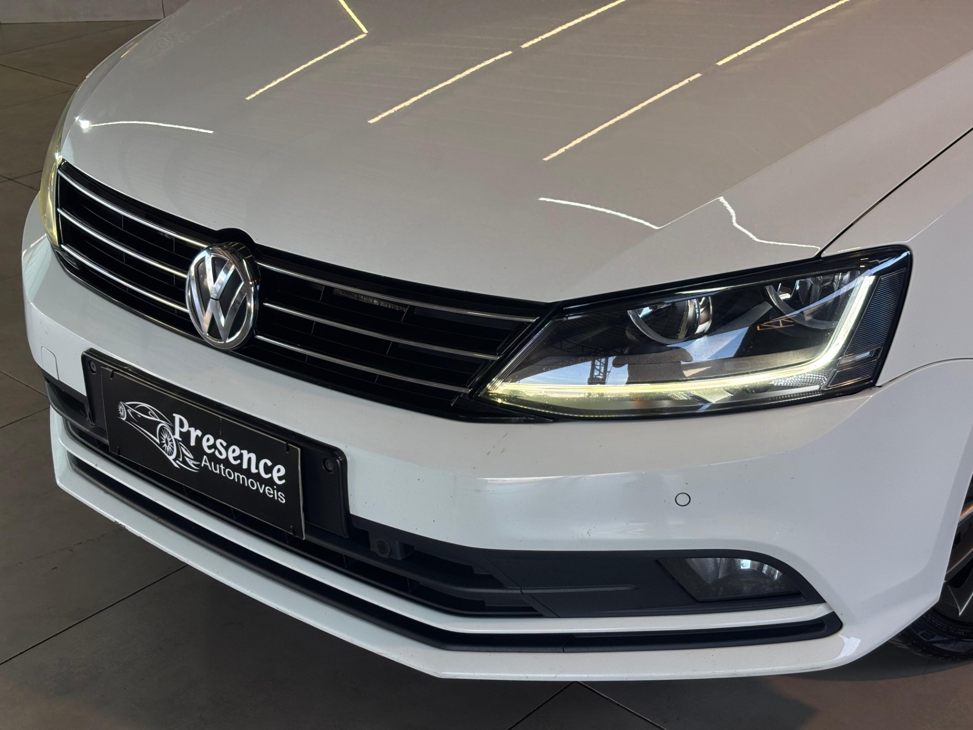 Volkswagen Jetta Comfortline 1.4 TSI 16V 4P Aut. - foto 3
