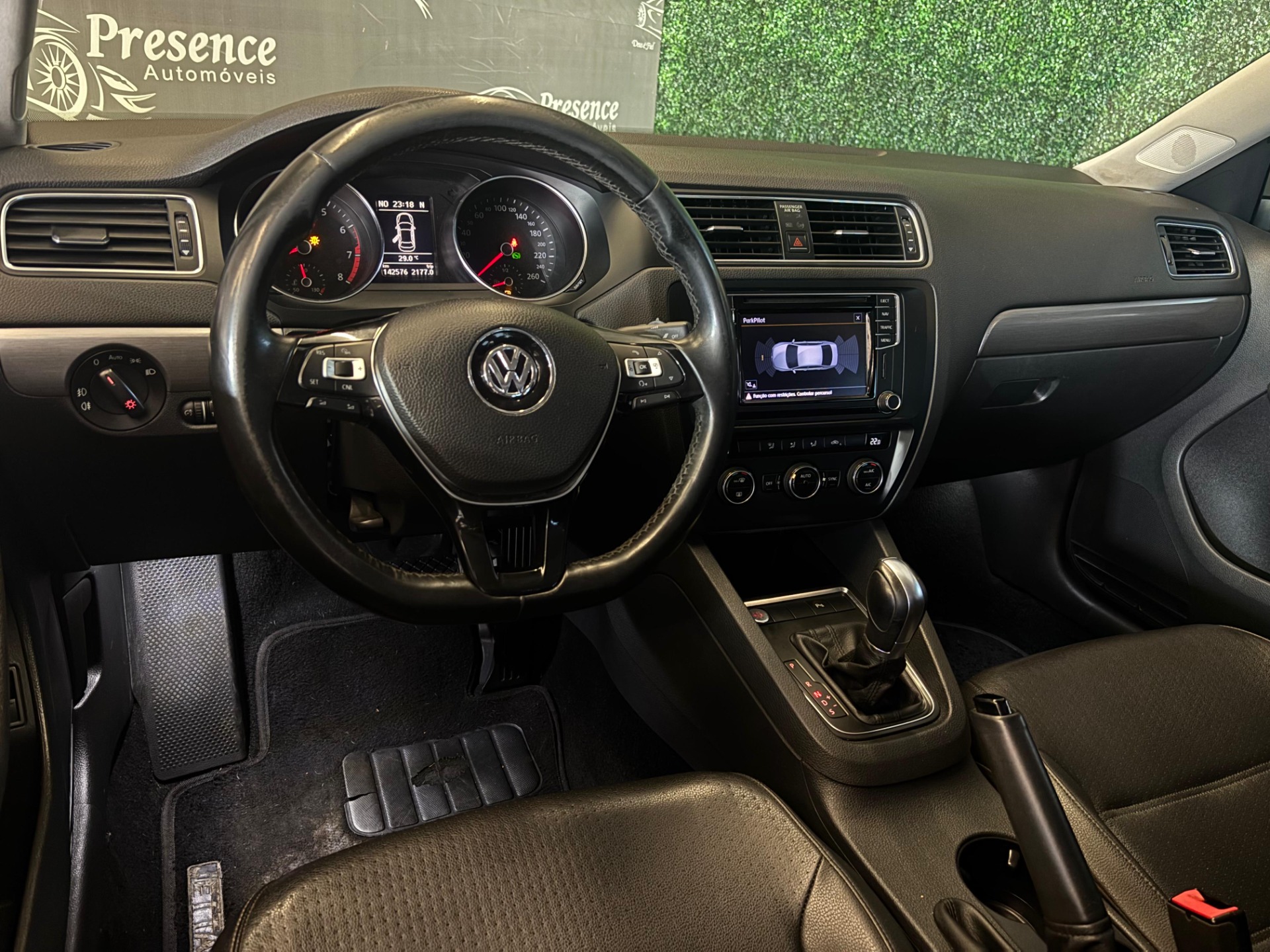 Volkswagen Jetta Comfortline 1.4 TSI 16V 4P Aut. - foto 17