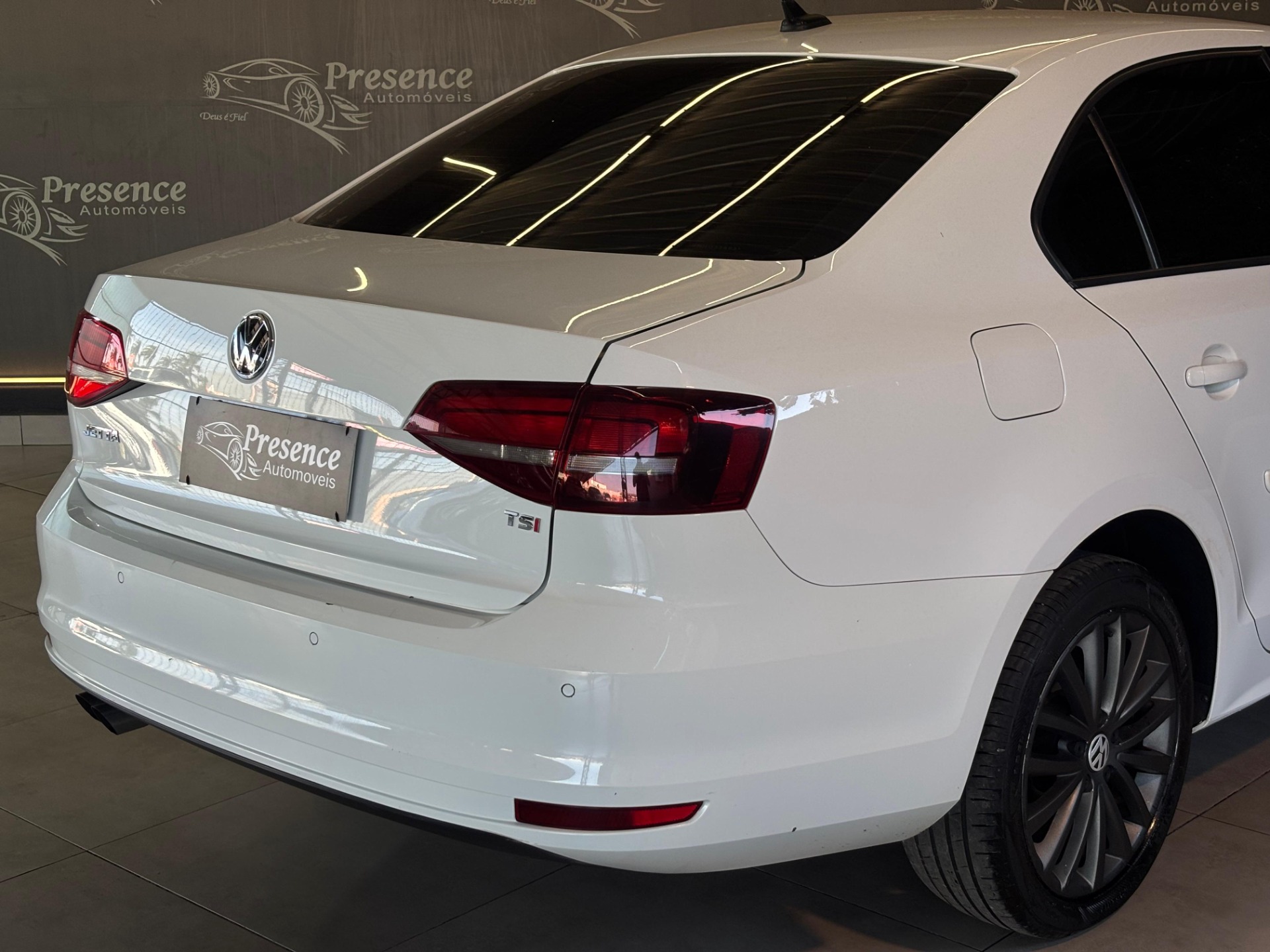 Volkswagen Jetta Comfortline 1.4 TSI 16V 4P Aut. - foto 6