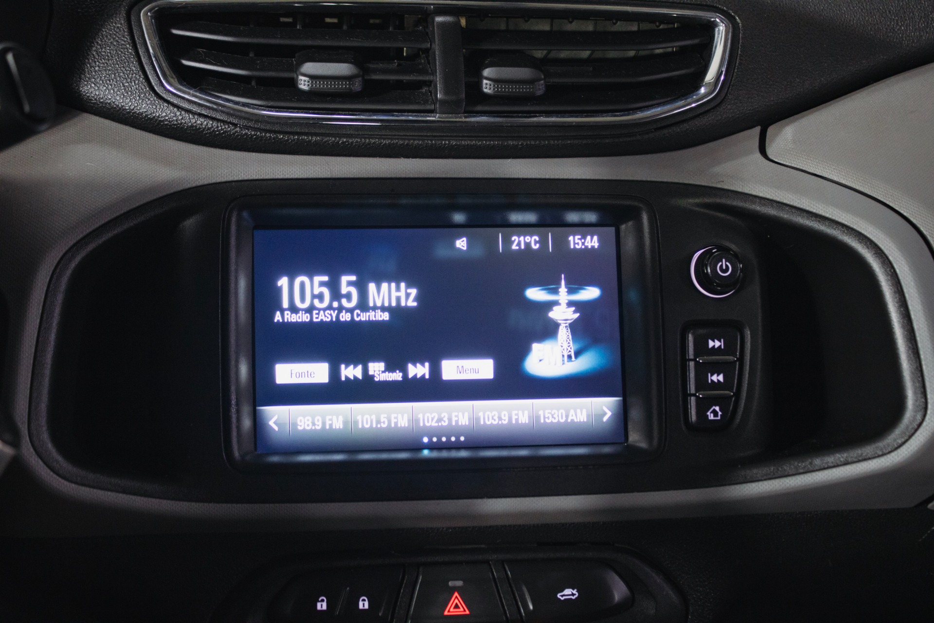 Chevrolet Onix Hatch LT 1.4 8V Flexpower 5P Mec. - foto 9