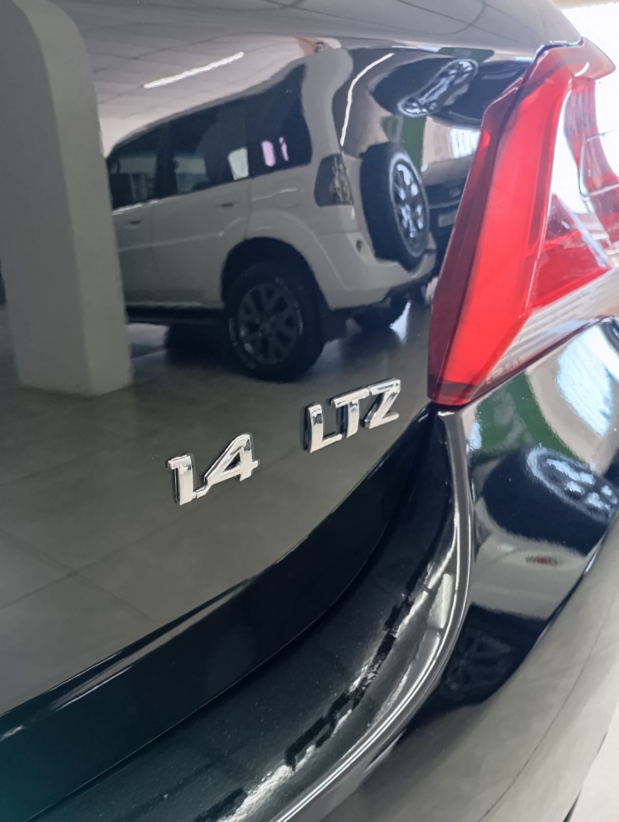 Chevrolet Onix Hatch LTZ 1.4 8V Flexpower 5P Mec. - foto 9