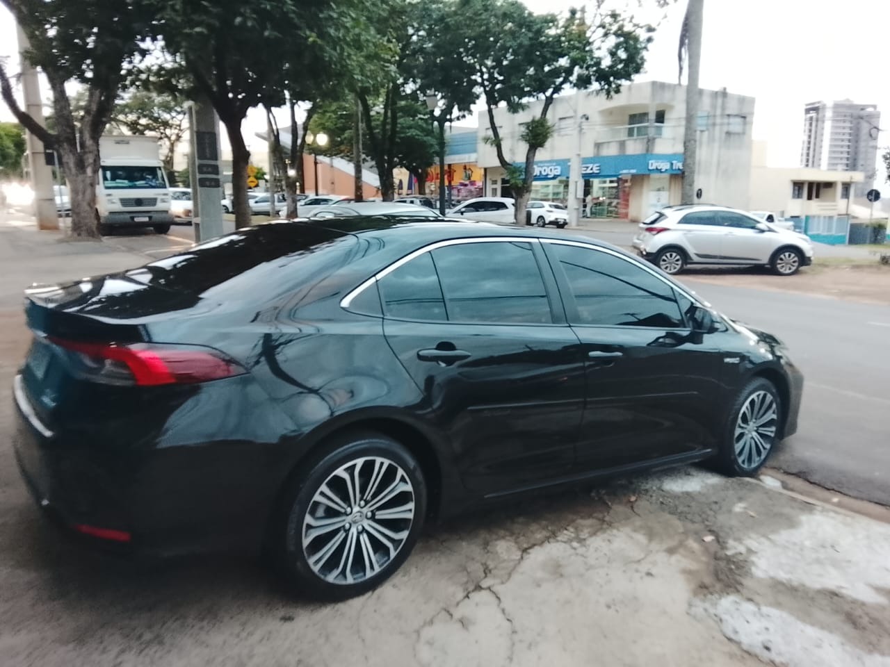 Toyota Corolla Altis Prem. 1.8 Aut. (híbrido) - foto 5