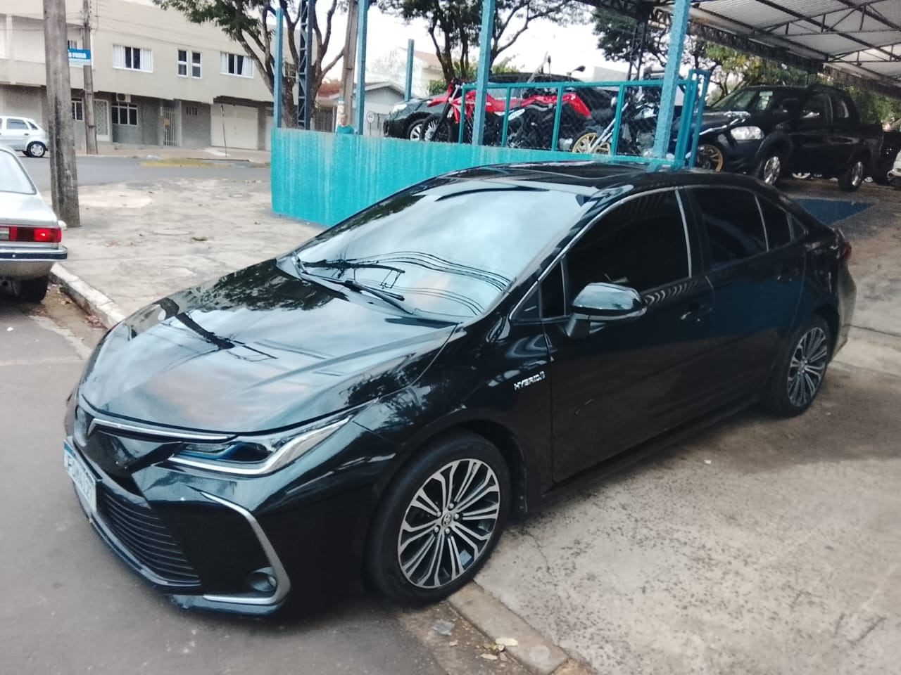 Toyota Corolla Altis Prem. 1.8 Aut. (híbrido) - foto 2