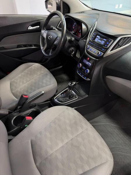Hyundai HB20S Premium 1.6 Flex 16V Aut. 4P - foto 12