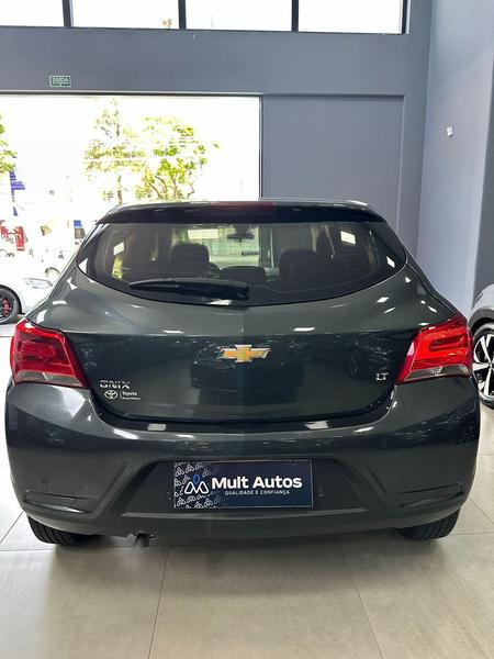 Chevrolet Onix Hatch LT 1.4 8V Flexpower 5P Mec. - foto 5