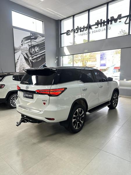 Toyota Hilux Srx 4X4 2.8 TDI 16V Dies. Aut. - foto 4