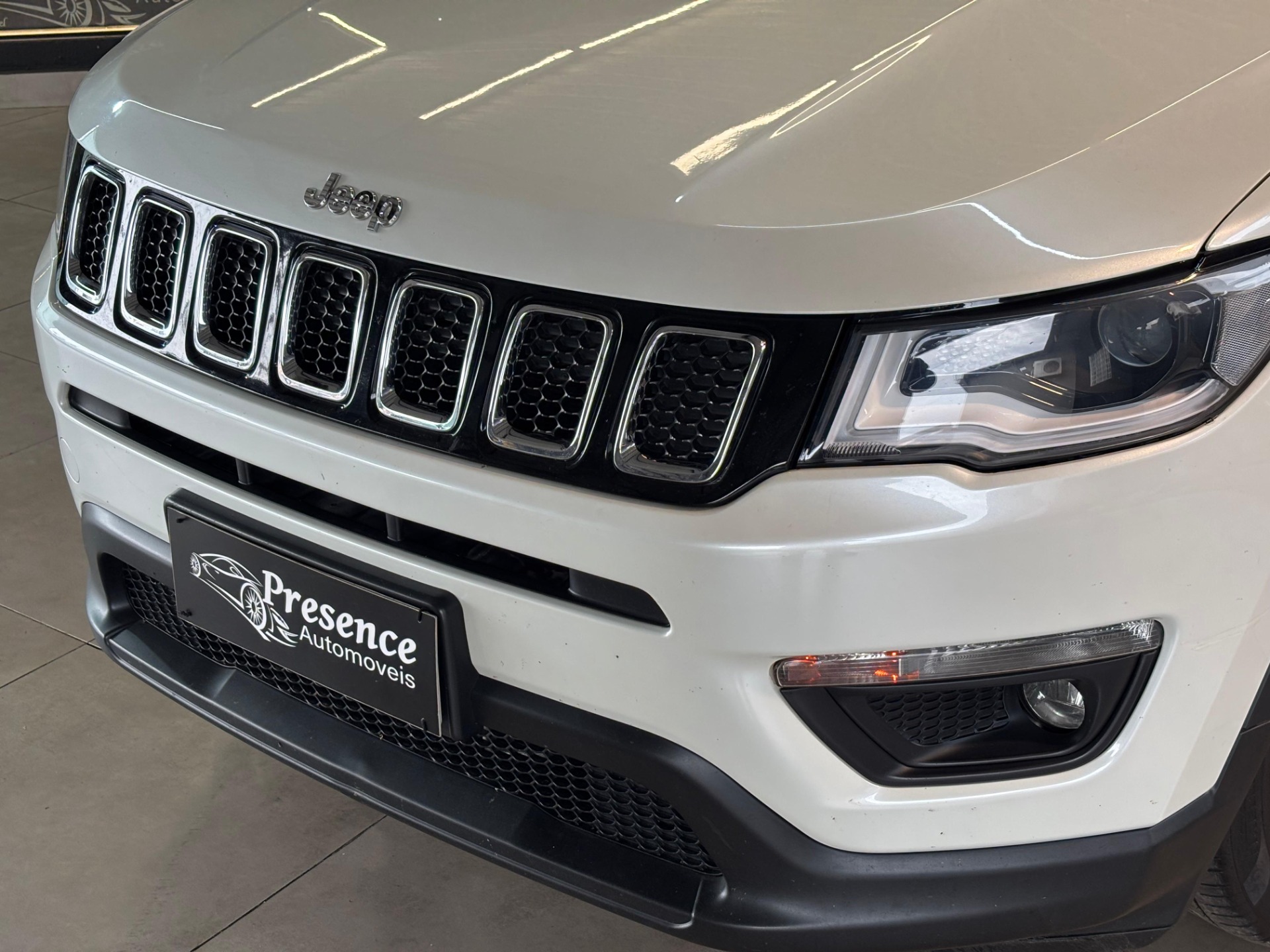Jeep Compass Longitude 2.0 4X2 Flex 16V Aut. - foto 3