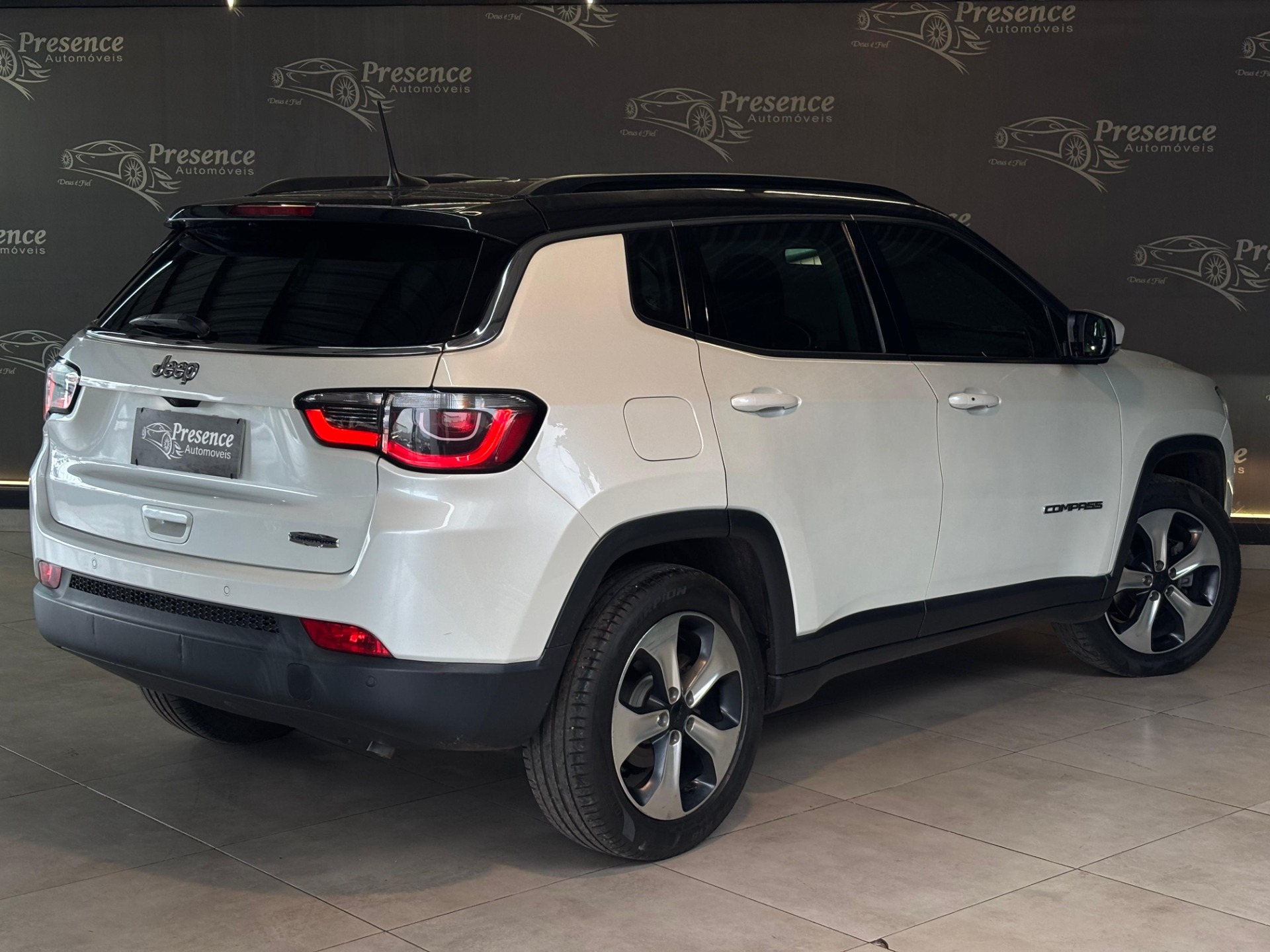 Jeep Compass Longitude 2.0 4X2 Flex 16V Aut. - foto 6