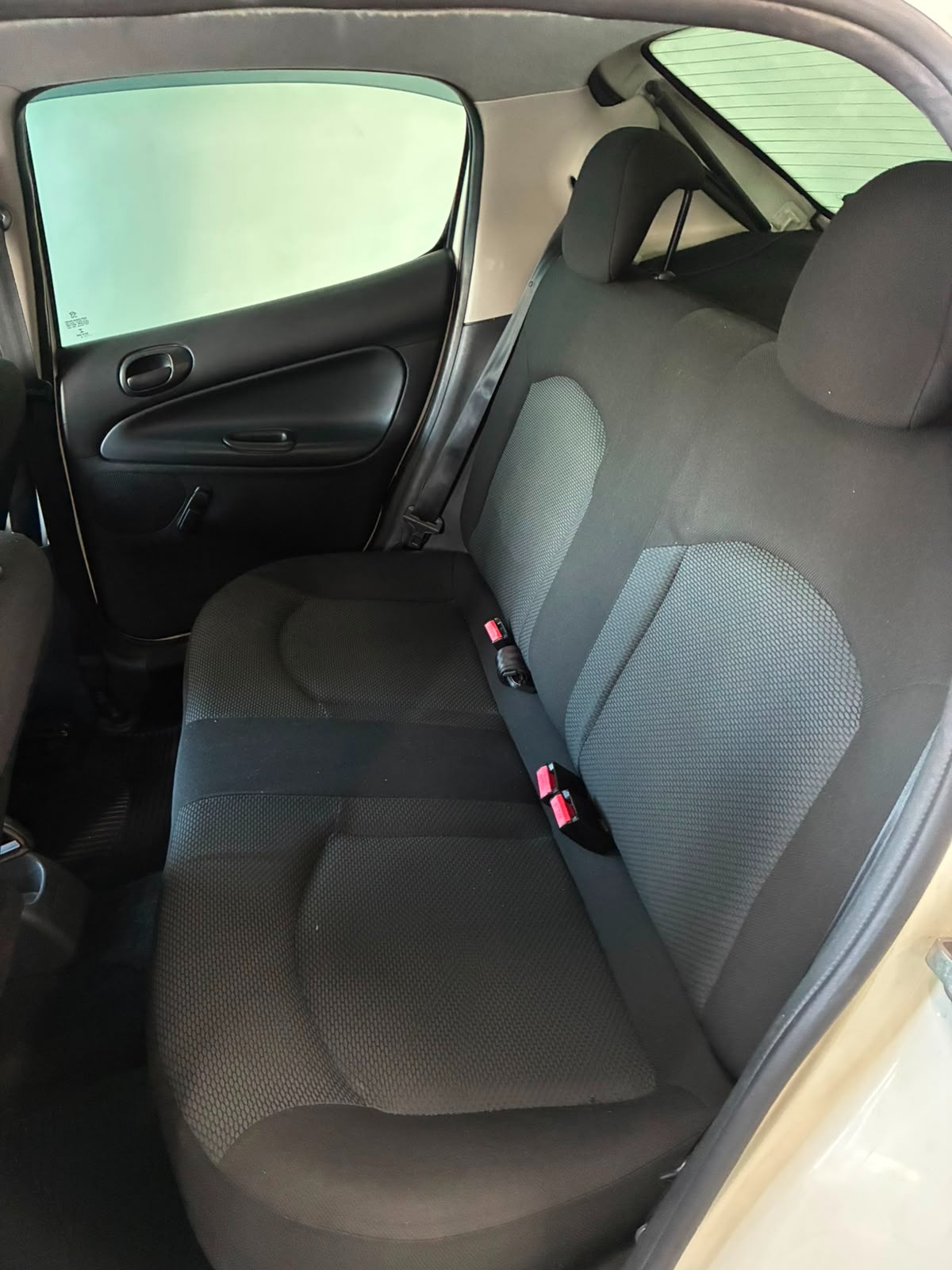 Peugeot 207 Active 1.4 Flex 8V 5P - foto 3