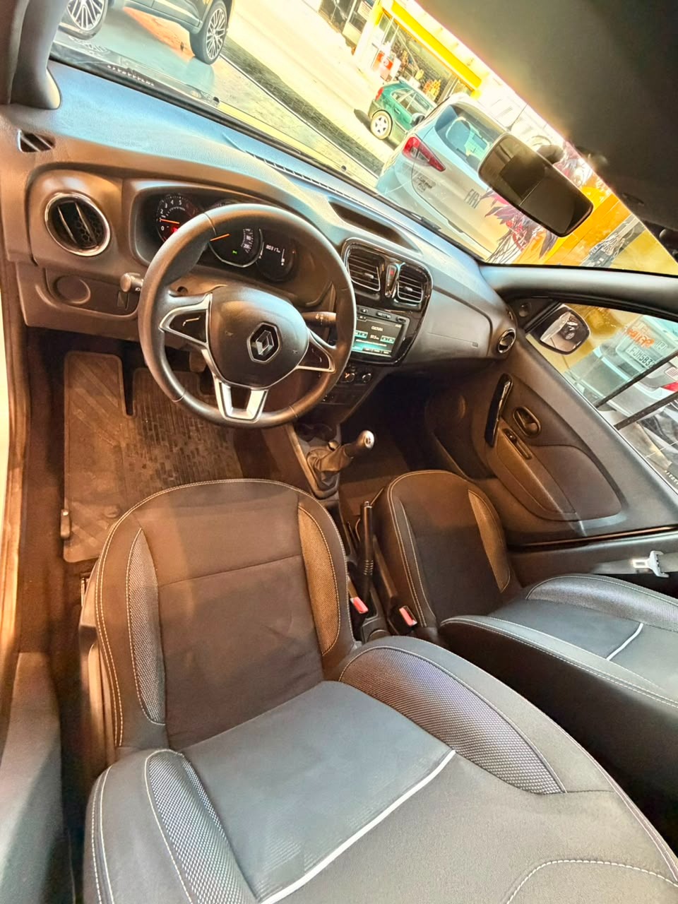 Renault Logan Zen Flex 1.0 12V 4P Mec. - foto 12