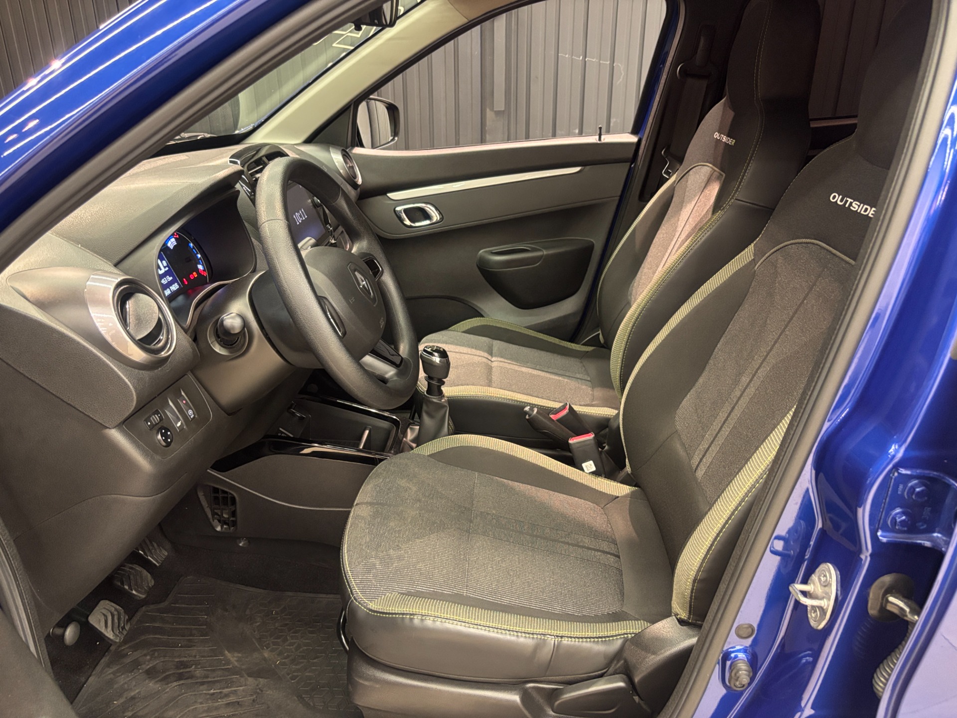 Renault Kwid Outsider 1.0 Flex 12V 5P Mec. - foto 15